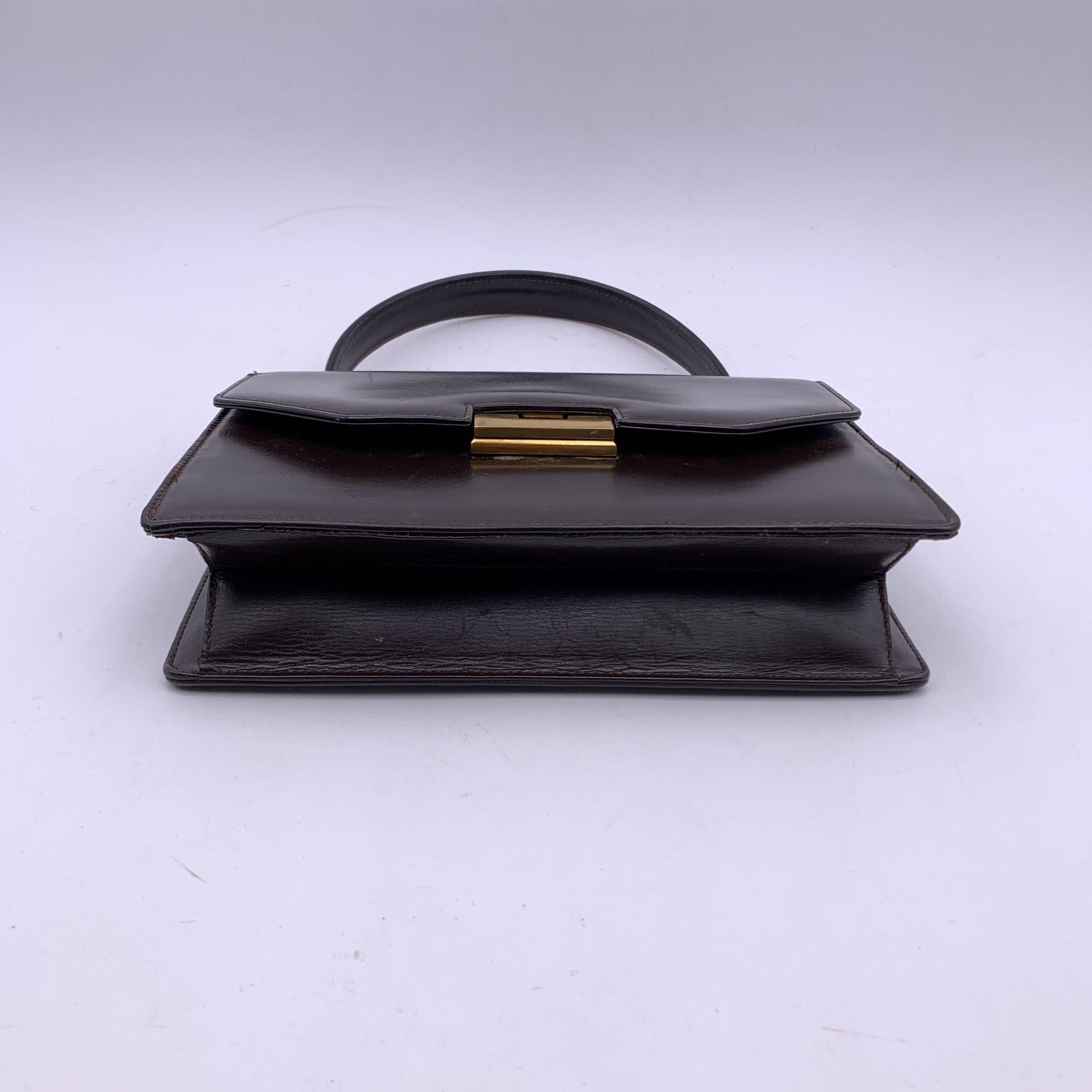 Gucci Vintage Brown Leather Flap Handbag Bag Satchel Gold Closure In Fair Condition For Sale In Rome, Rome