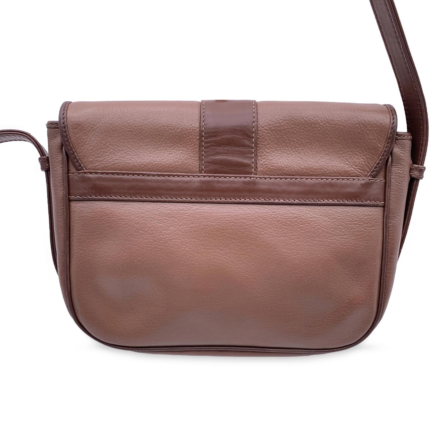 Gucci Vintage Brown Leather Stirrup Crossbody Messenger Bag In Good Condition In Rome, Rome