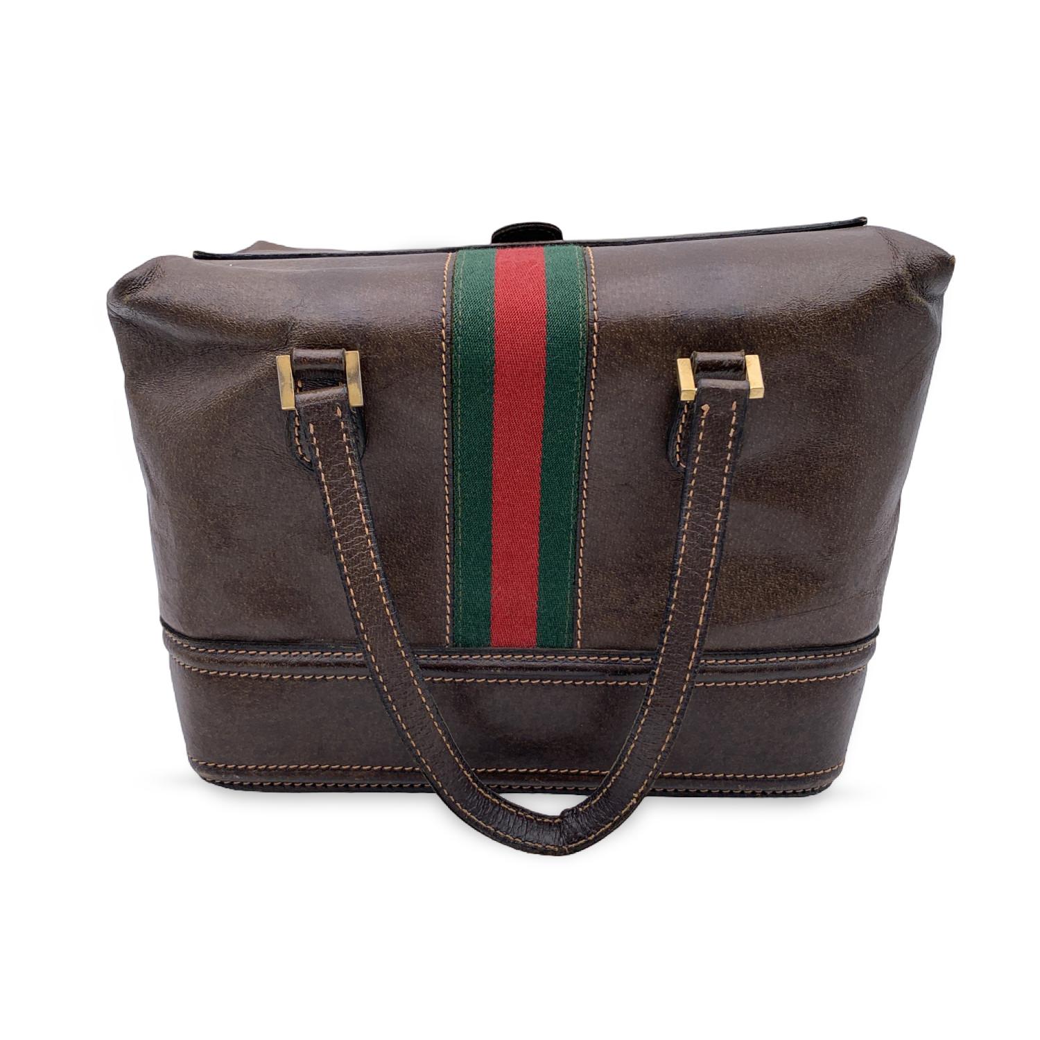Gucci Vintage Brown Leather Travel Bag Train Case with Stripes In Good Condition In Rome, Rome