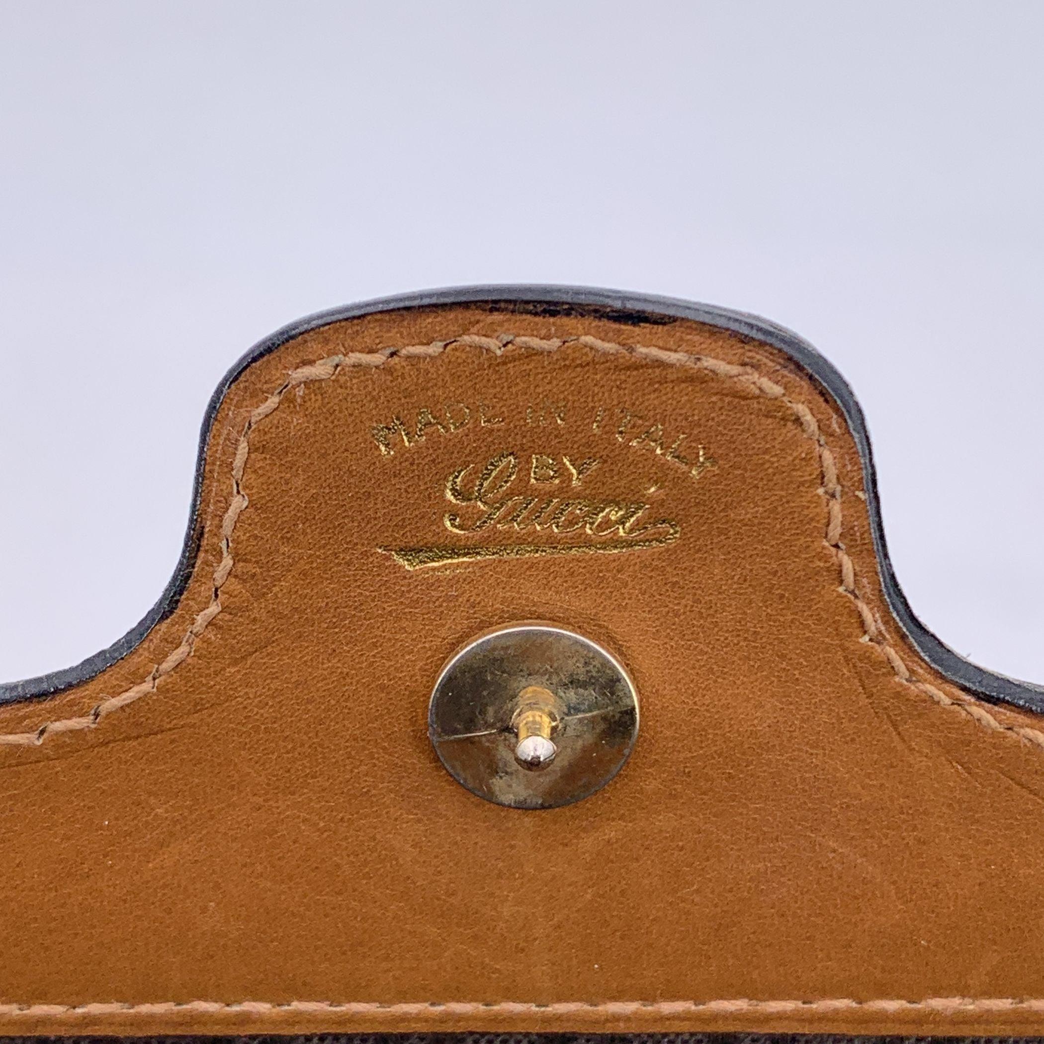 Marron Gucci Vintage Brown Logo Canvas GG Tan Leather Shoulder Bag en vente