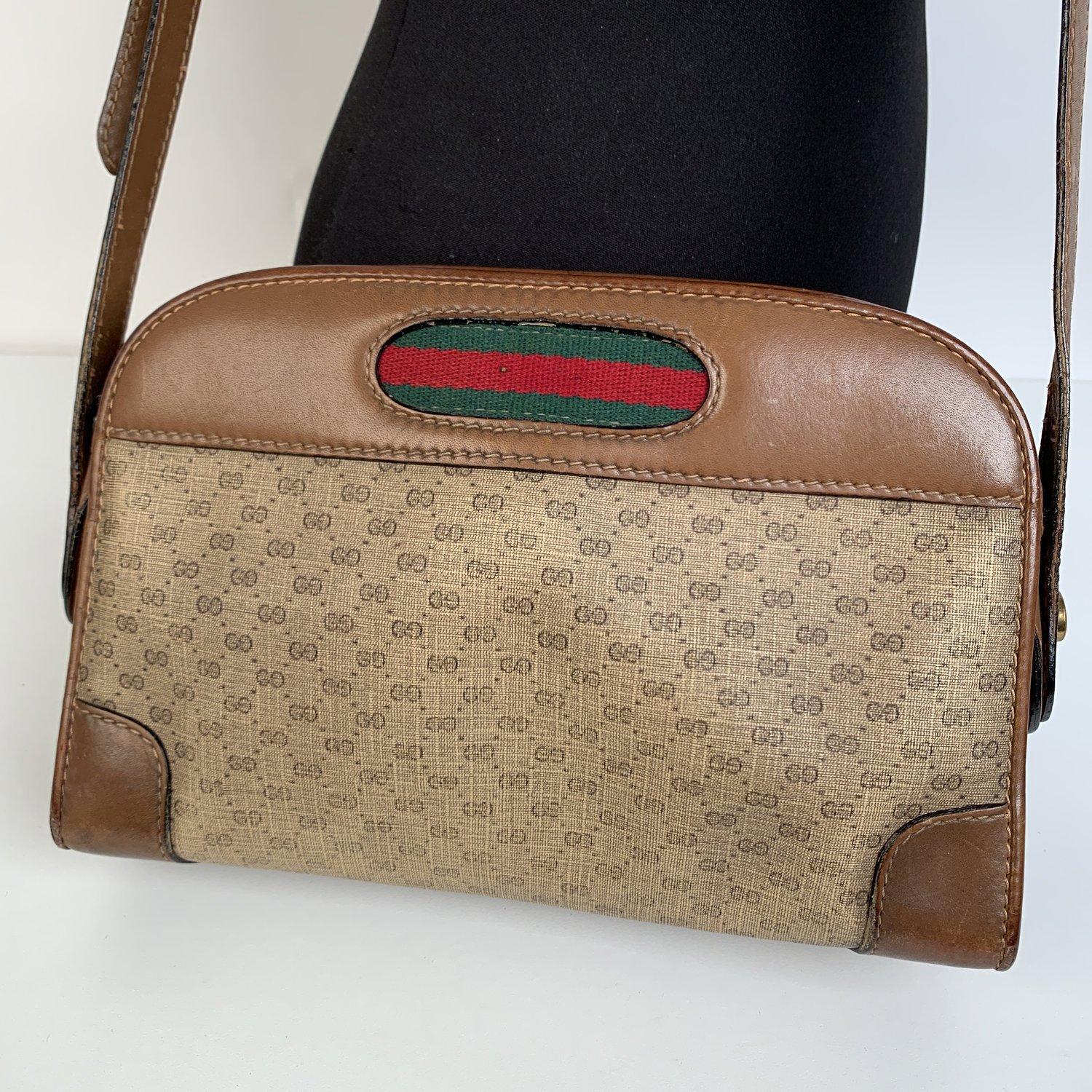 Gucci Vintage Brown Monogram Canvas Messenger Bag with Stripes In Excellent Condition In Rome, Rome