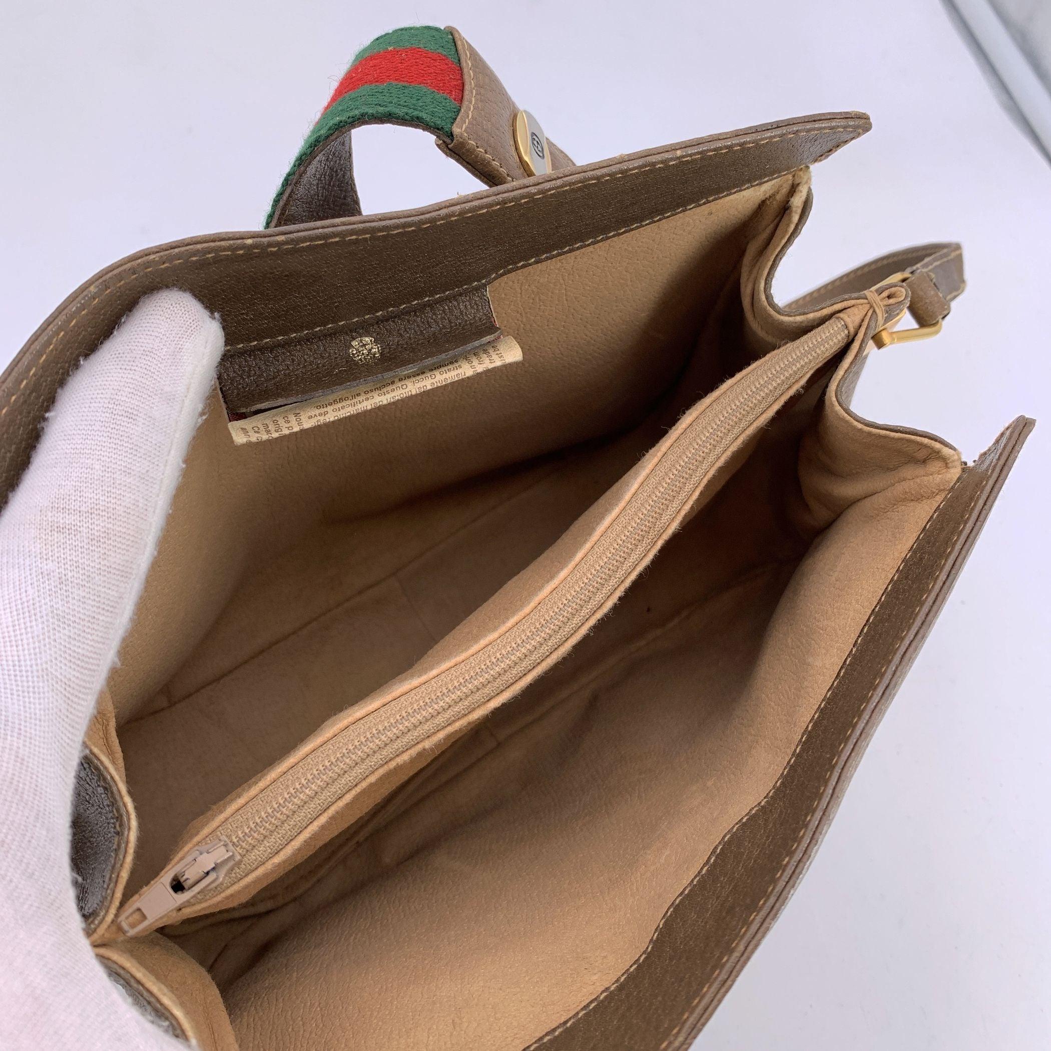 Gucci Vintage Brown Monogram Canvas Ophidia Small Shoulder Bag Bon état à Rome, Rome
