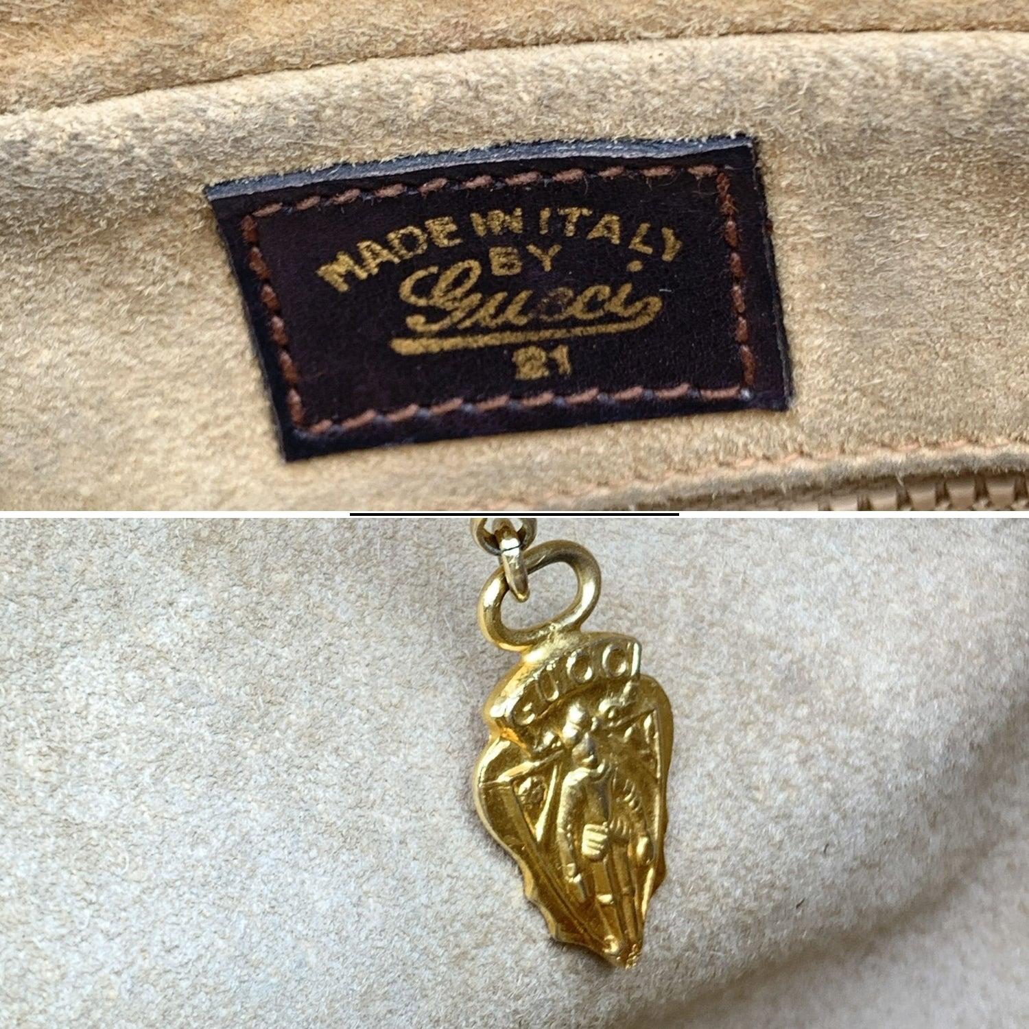 Gucci Vintage Brown Monogram Suede Web Shoulder Bag im Zustand „Gut“ im Angebot in Rome, Rome