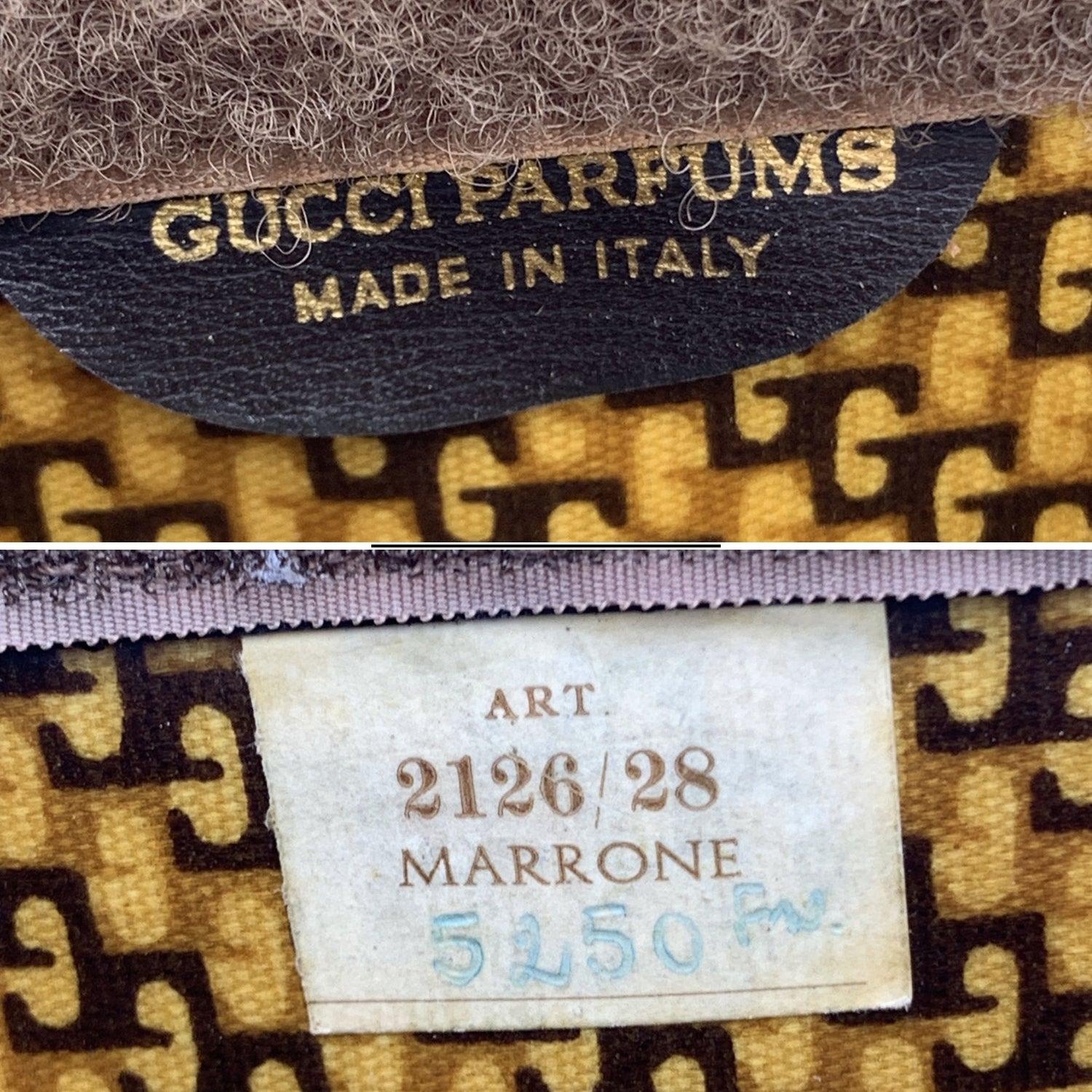 Gucci Vintage Brown Suede Cosmetic Bag Clutch Web con strisce In condizioni buone in vendita a Rome, Rome