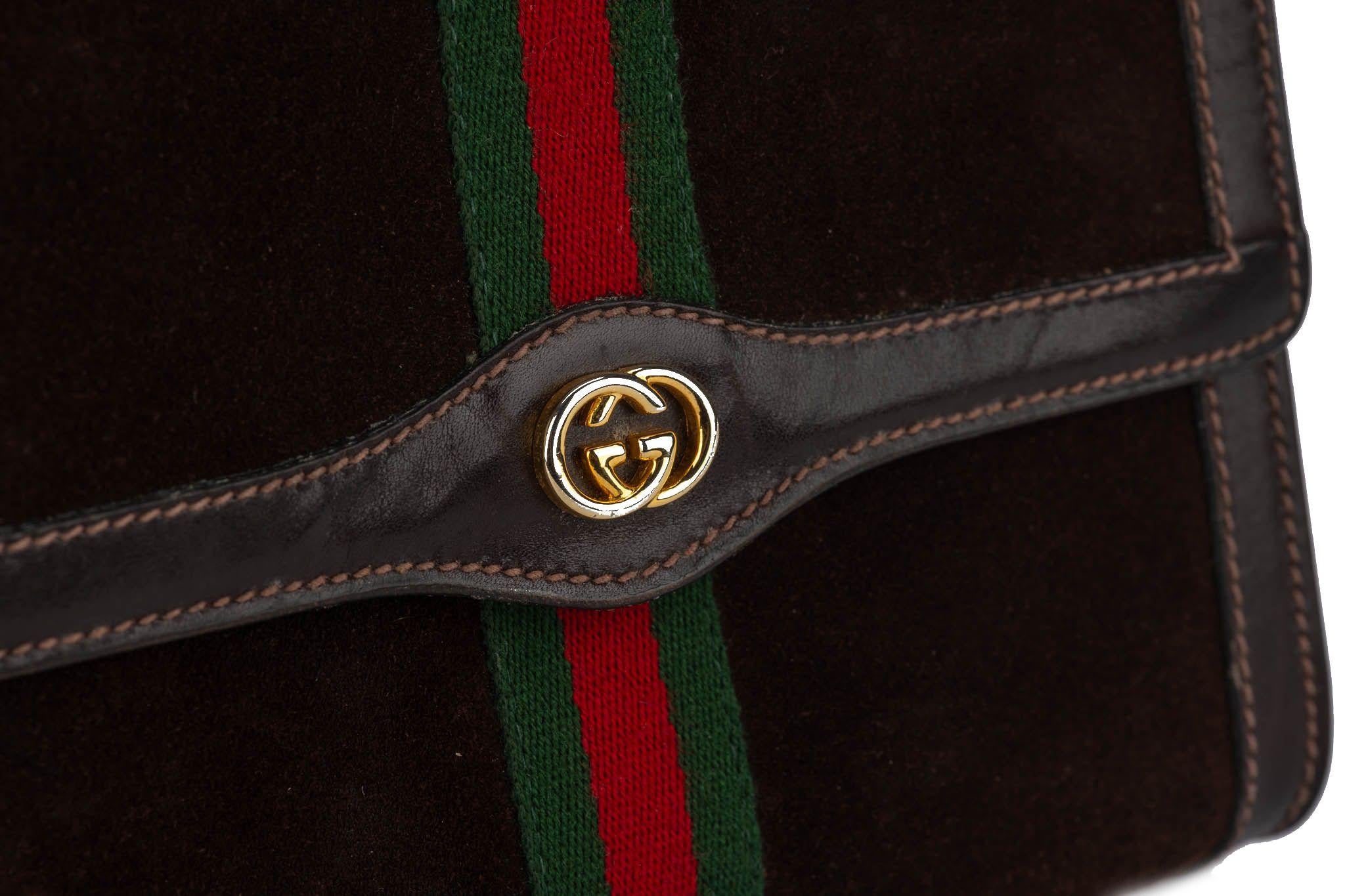 Gucci Vintage Brown Suede Logo Clutch en vente 3