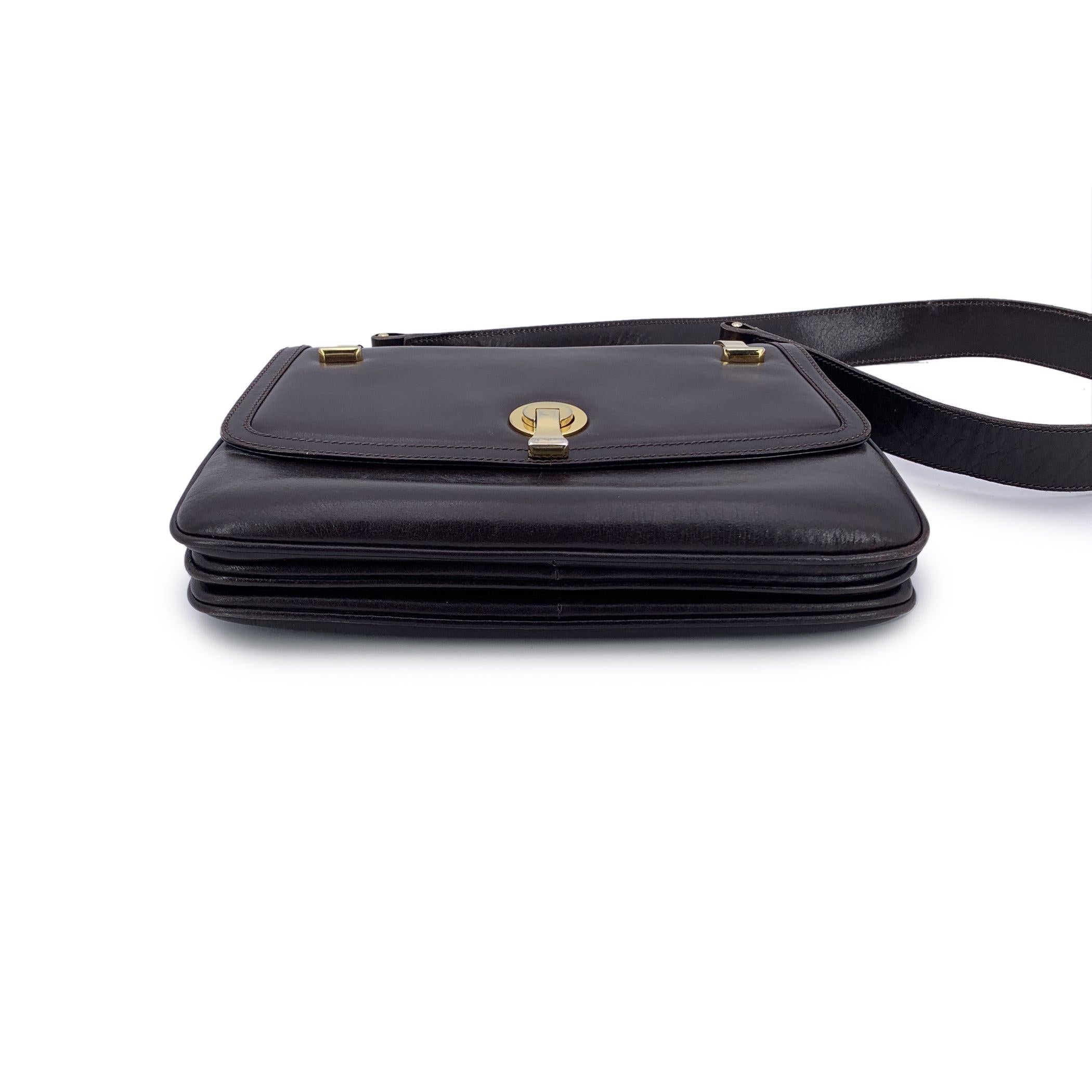 Bolso Vintage Gucci con Solapa de Piel Marrón Chocolate en Bueno estado para la venta en Rome, Rome