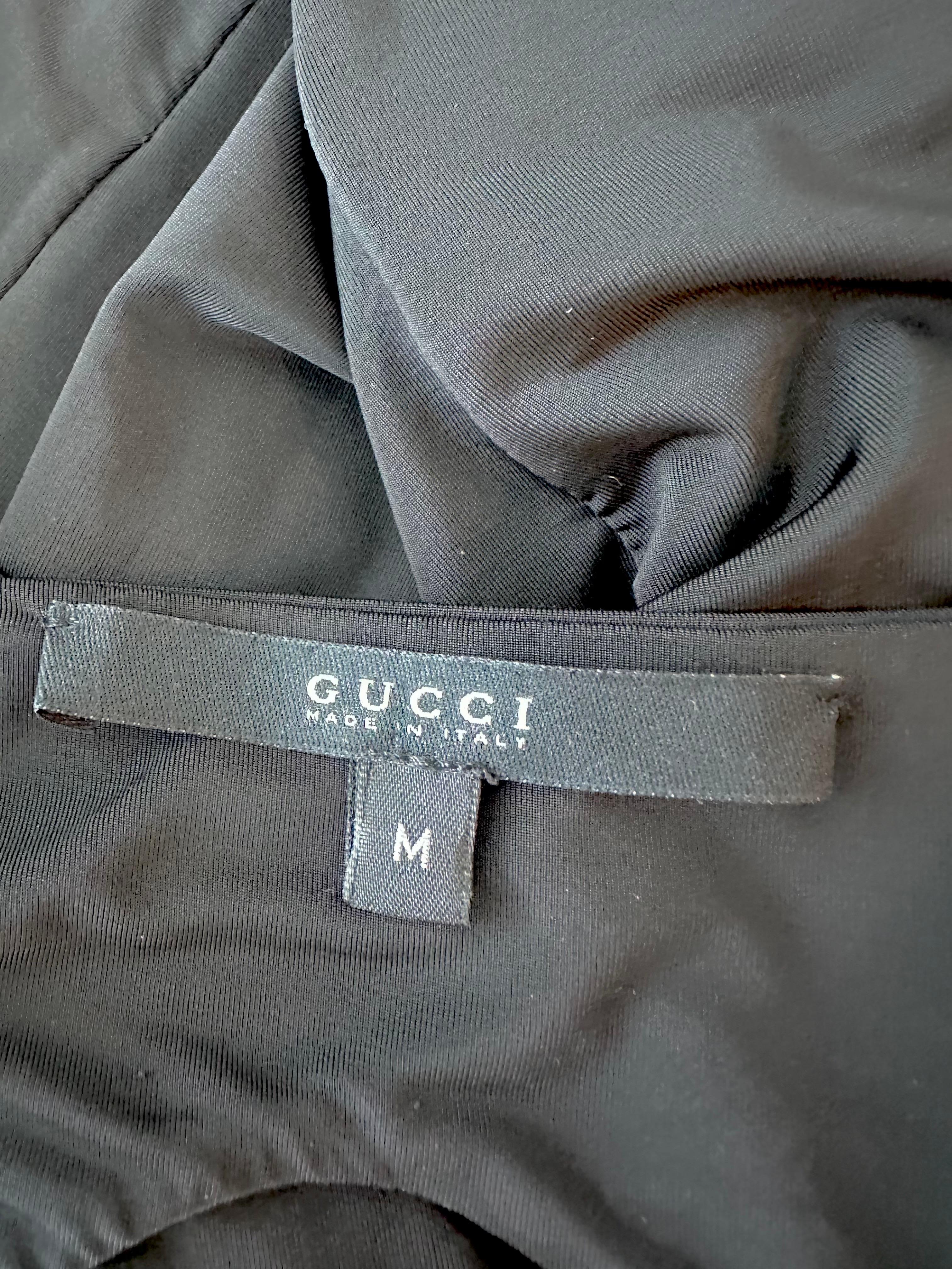 Gucci Vintage Vestido Negro Bodycon Espalda Recortada Herradura Adornada con Cristales en venta 14