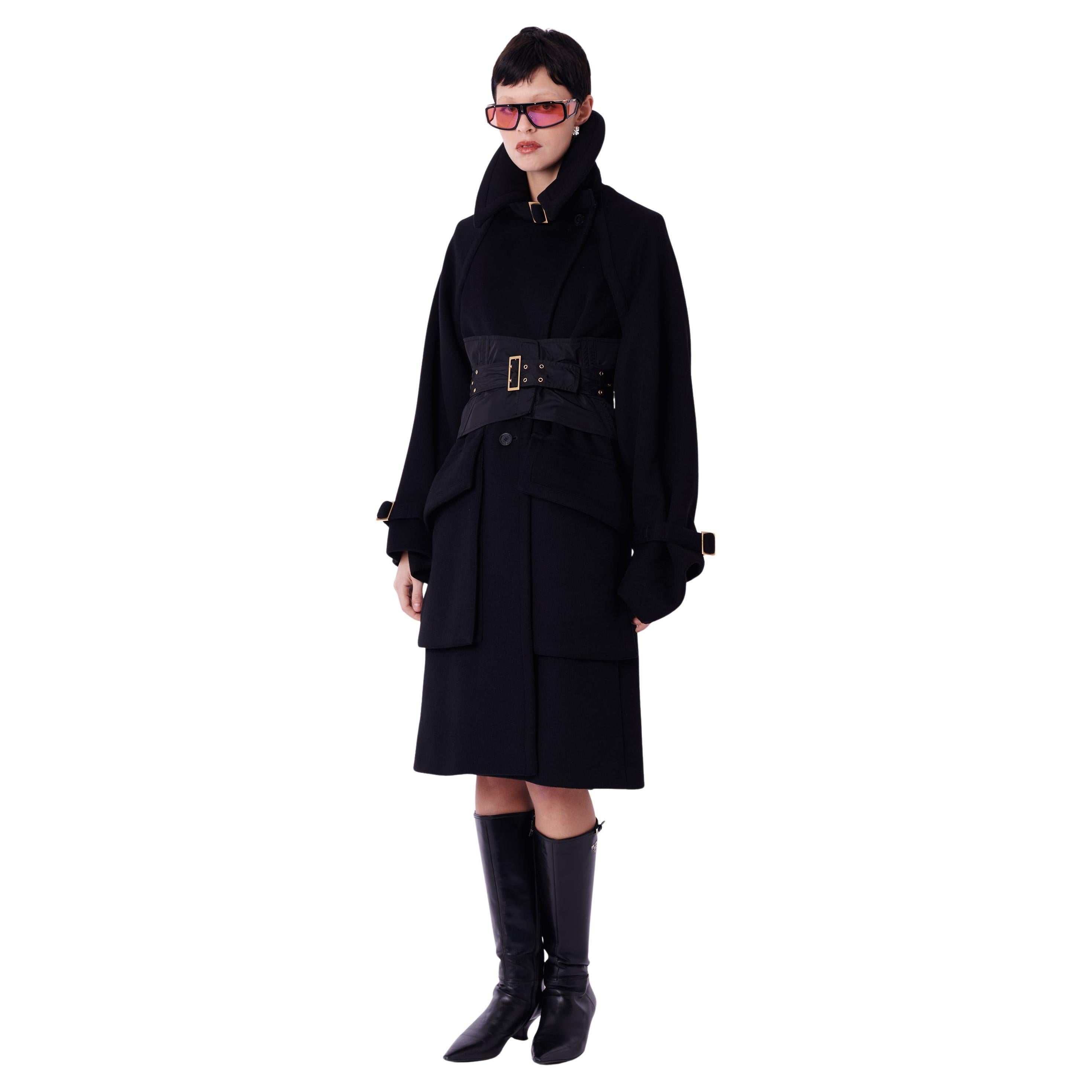 Gucci Vintage A/I 2003 Gucci Runway Nero Cappotto Oversize in Lana e Cintura Corsetto
