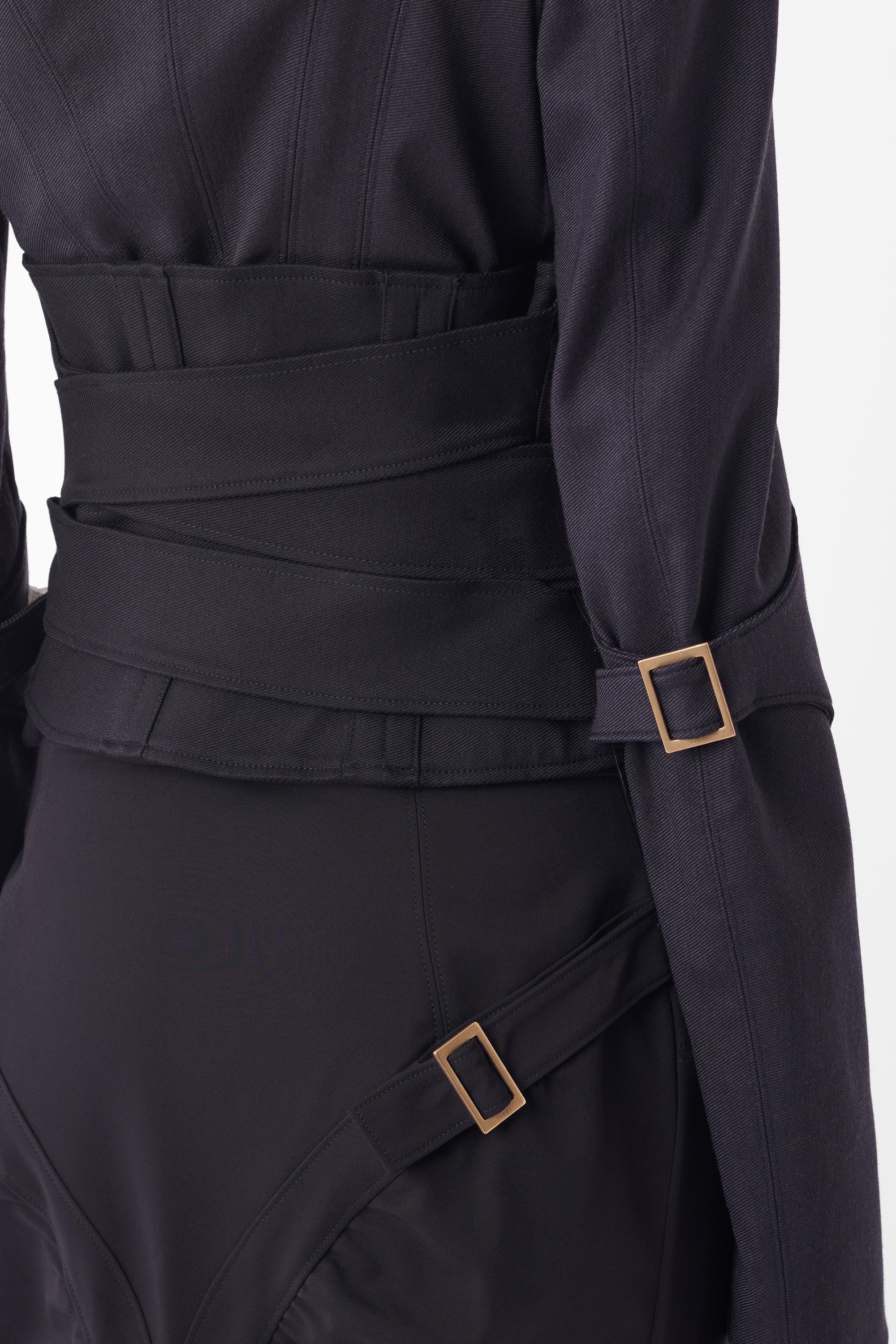 Gucci Vintage F/W 2003 Chaqueta y Falda de Pasarela Negro en venta