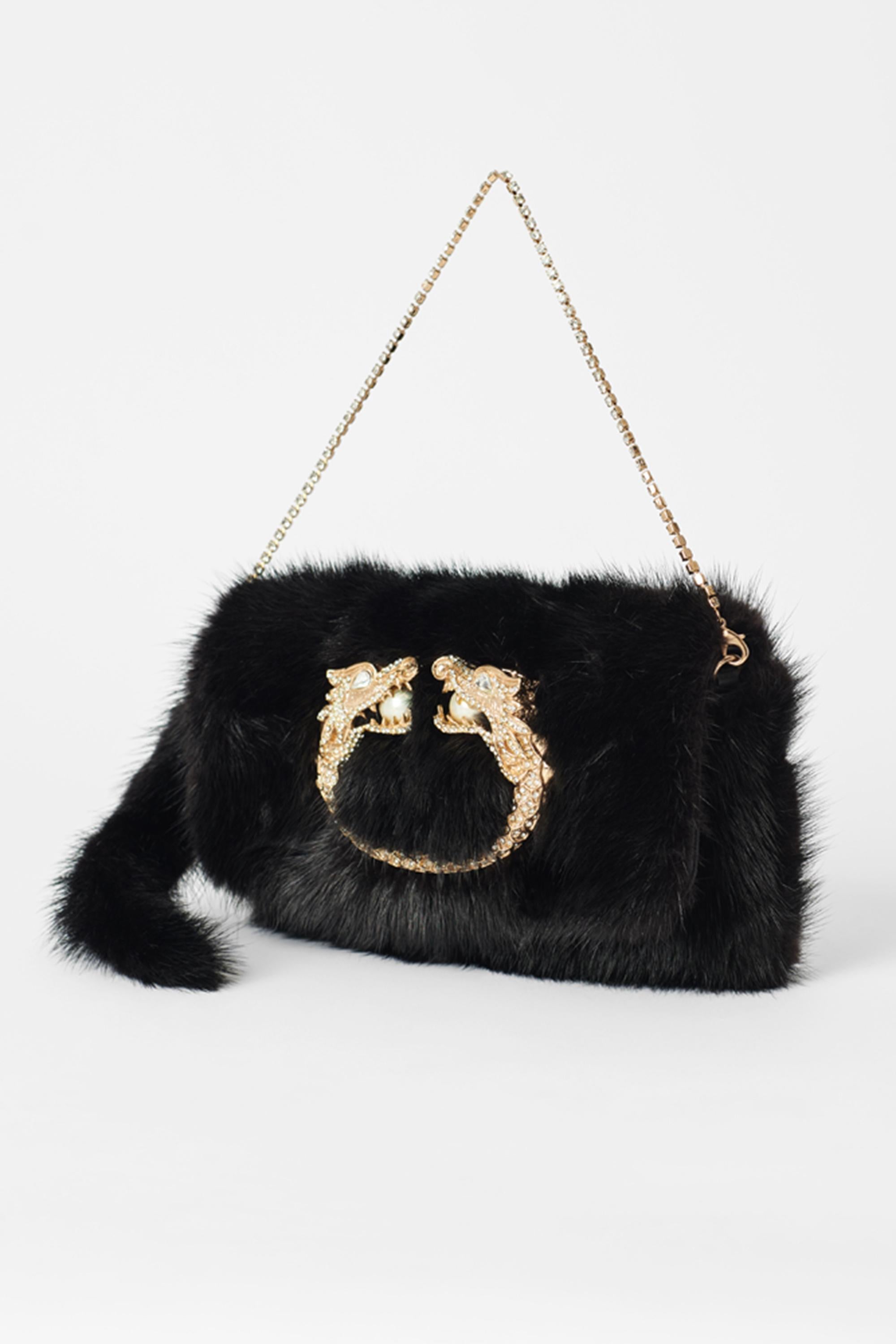 Gucci by Tom Ford Fall Winter 2004 mink fur bag, as seen on the runway. Features mink fur body, detachable crystal chain, embellished gold dragon with pearl centre on front and magnetic closure. In excellent vintage condition, comes with
