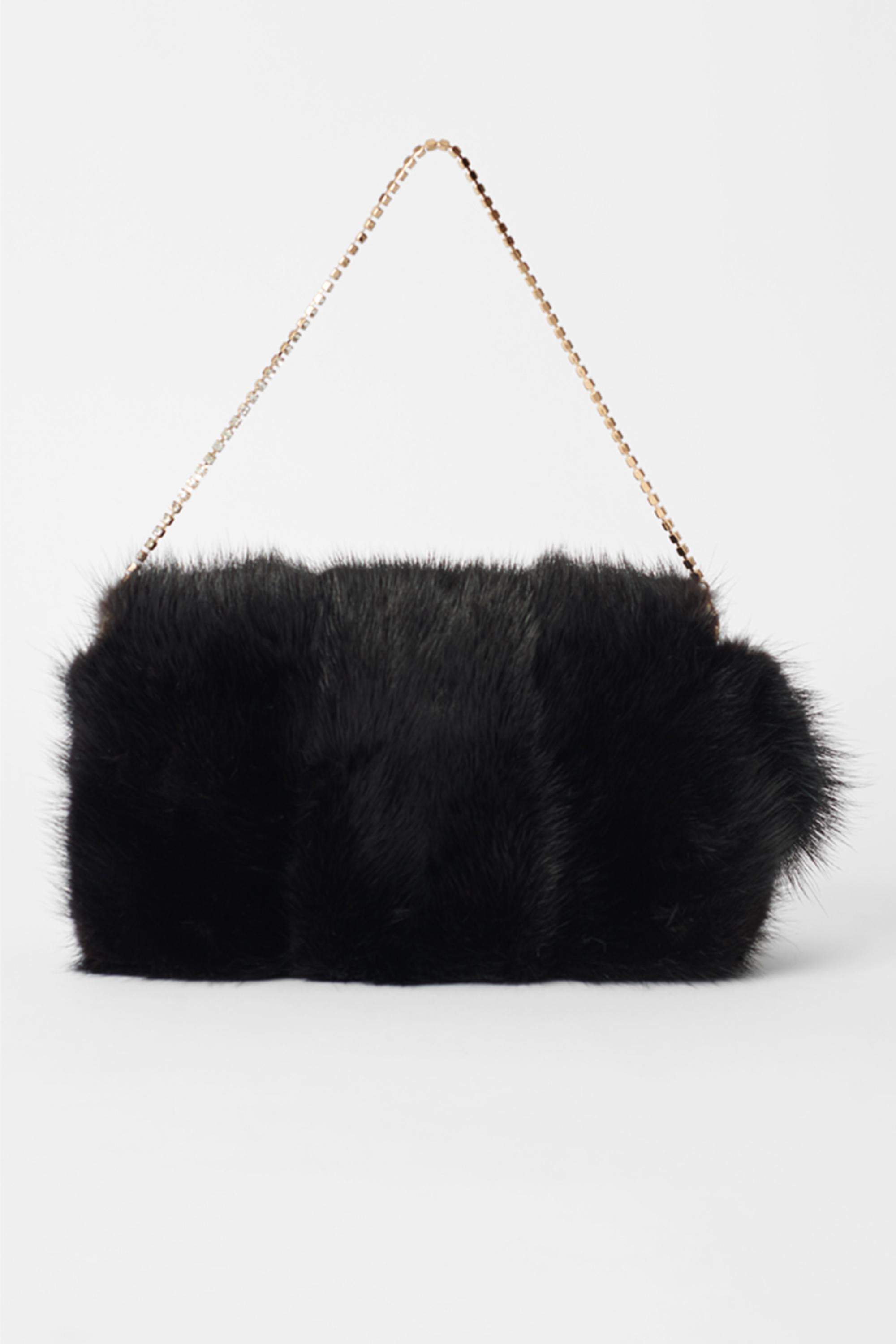 Gucci Vintage F/W 2004 Runway Mink Fur Dragon Pearl Black Clutch In Excellent Condition For Sale In London, GB