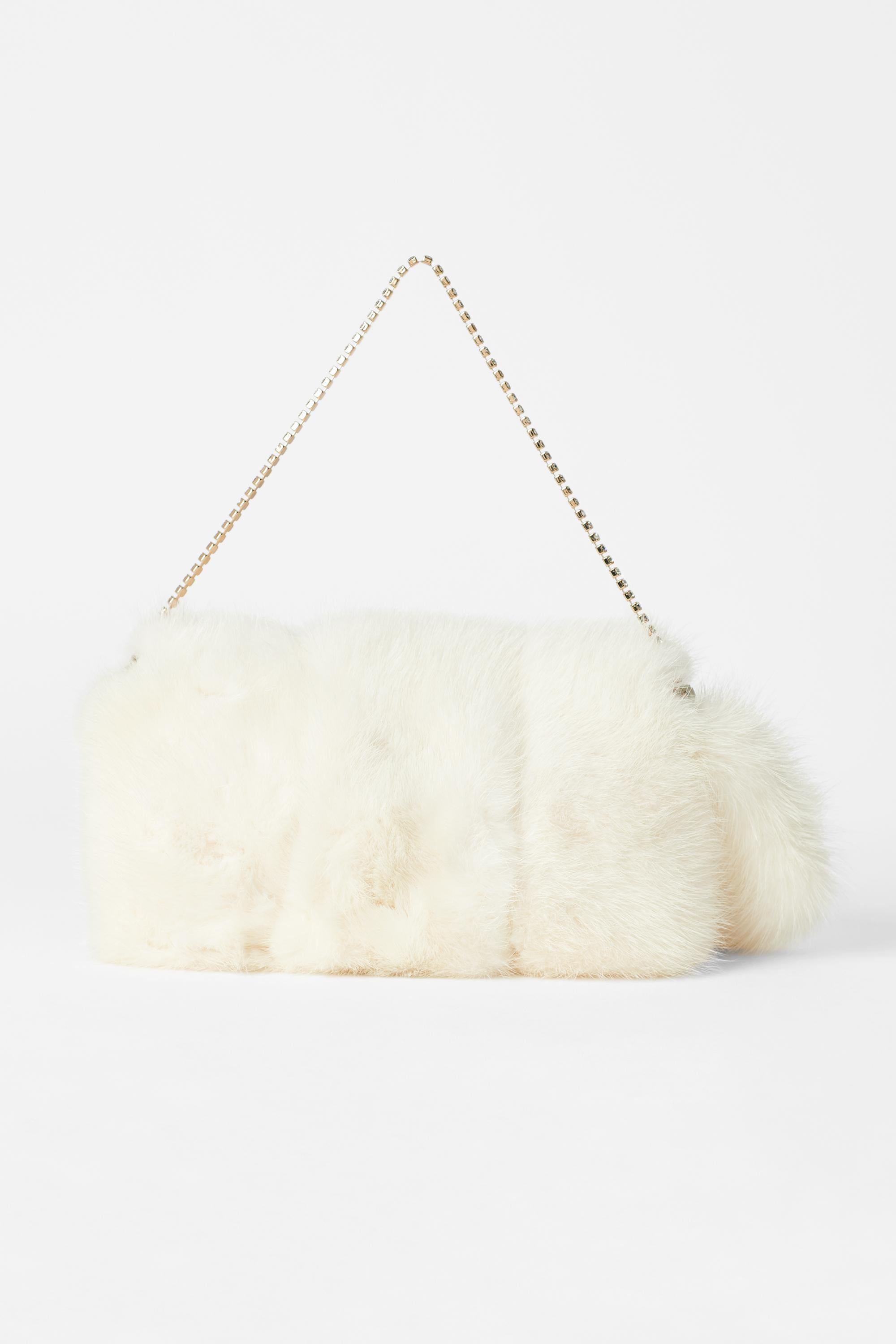 Beige Gucci vintage F&F Vintage 2004 Runway Dragon en fourrure de vison Perle Crème Pochette en vente