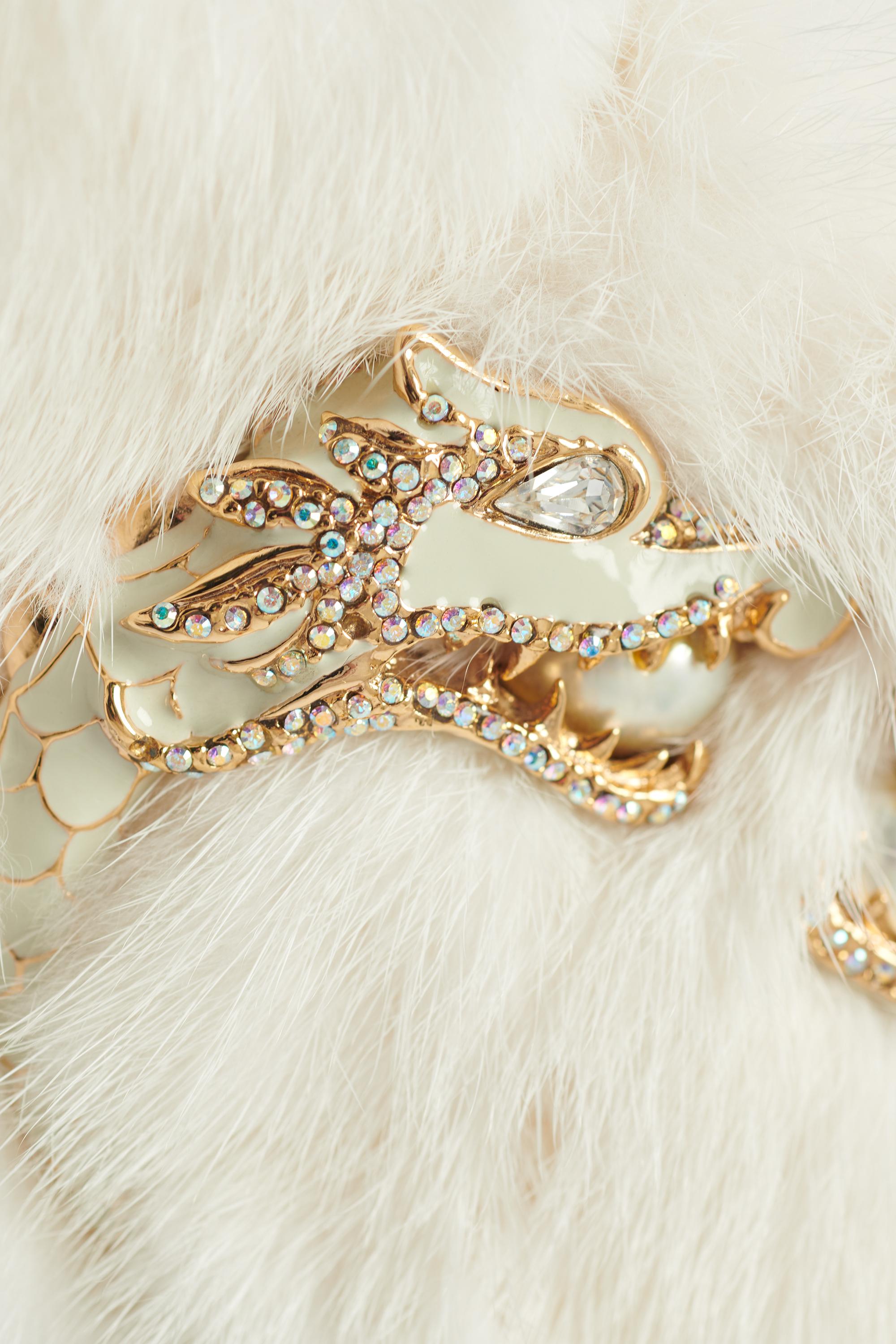 Women's or Men's Gucci Vintage F/W 2004 Runway Mink Fur Dragon Pearl Cream Clutch For Sale