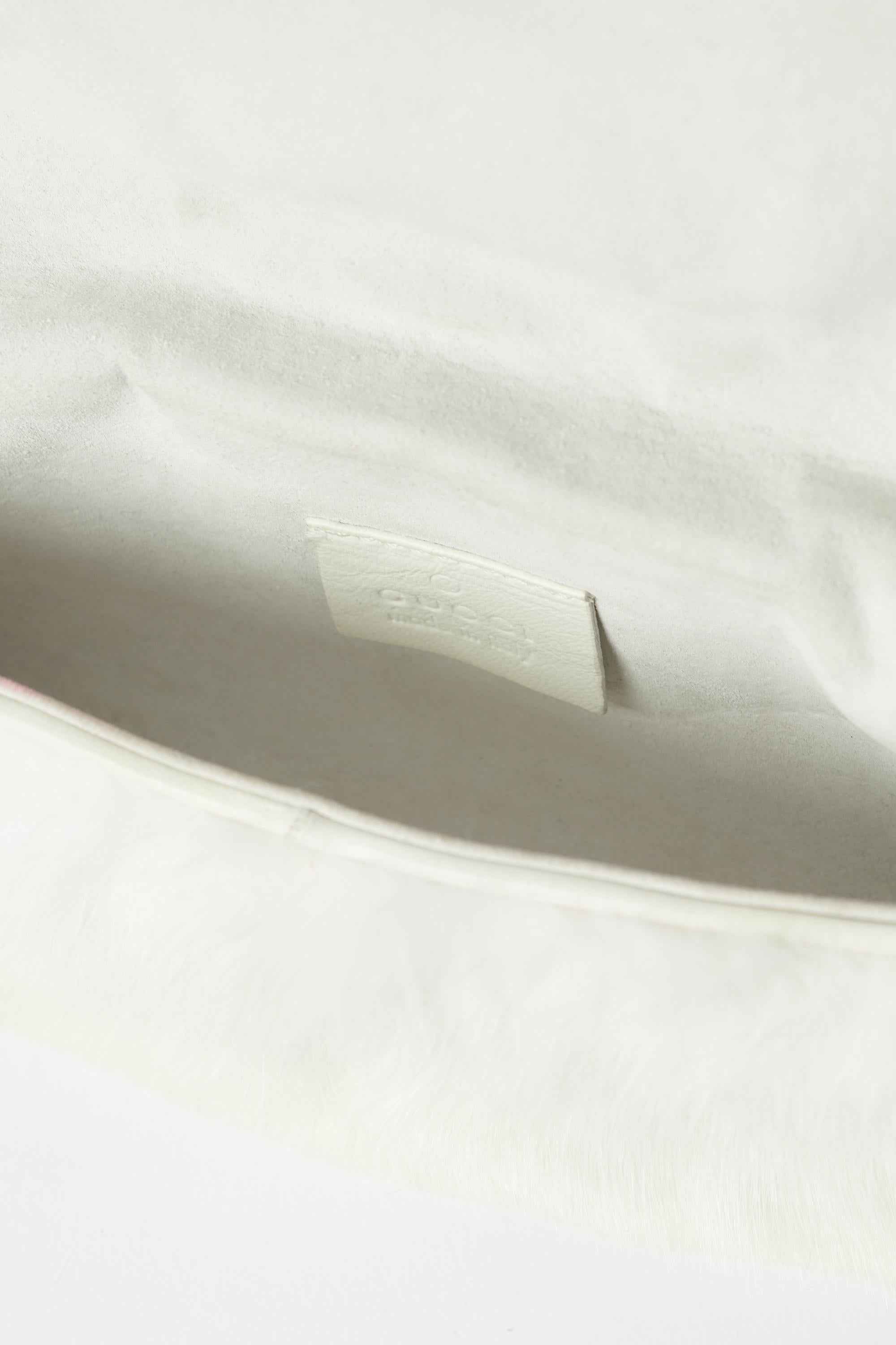 Gucci vintage F&F Vintage 2004 Runway Dragon en fourrure de vison Perle Crème Pochette en vente 1