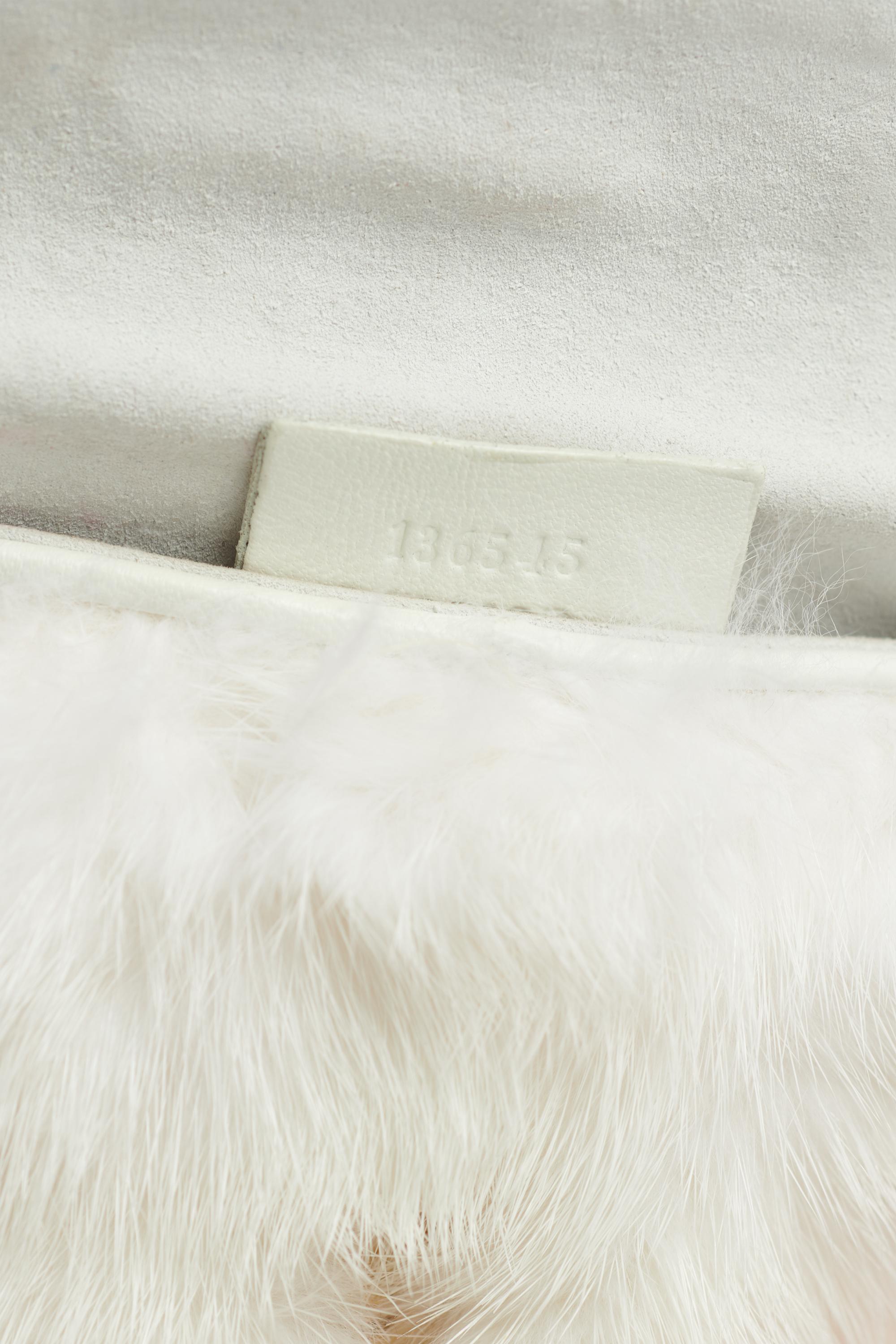 Gucci vintage F&F Vintage 2004 Runway Dragon en fourrure de vison Perle Crème Pochette en vente 2