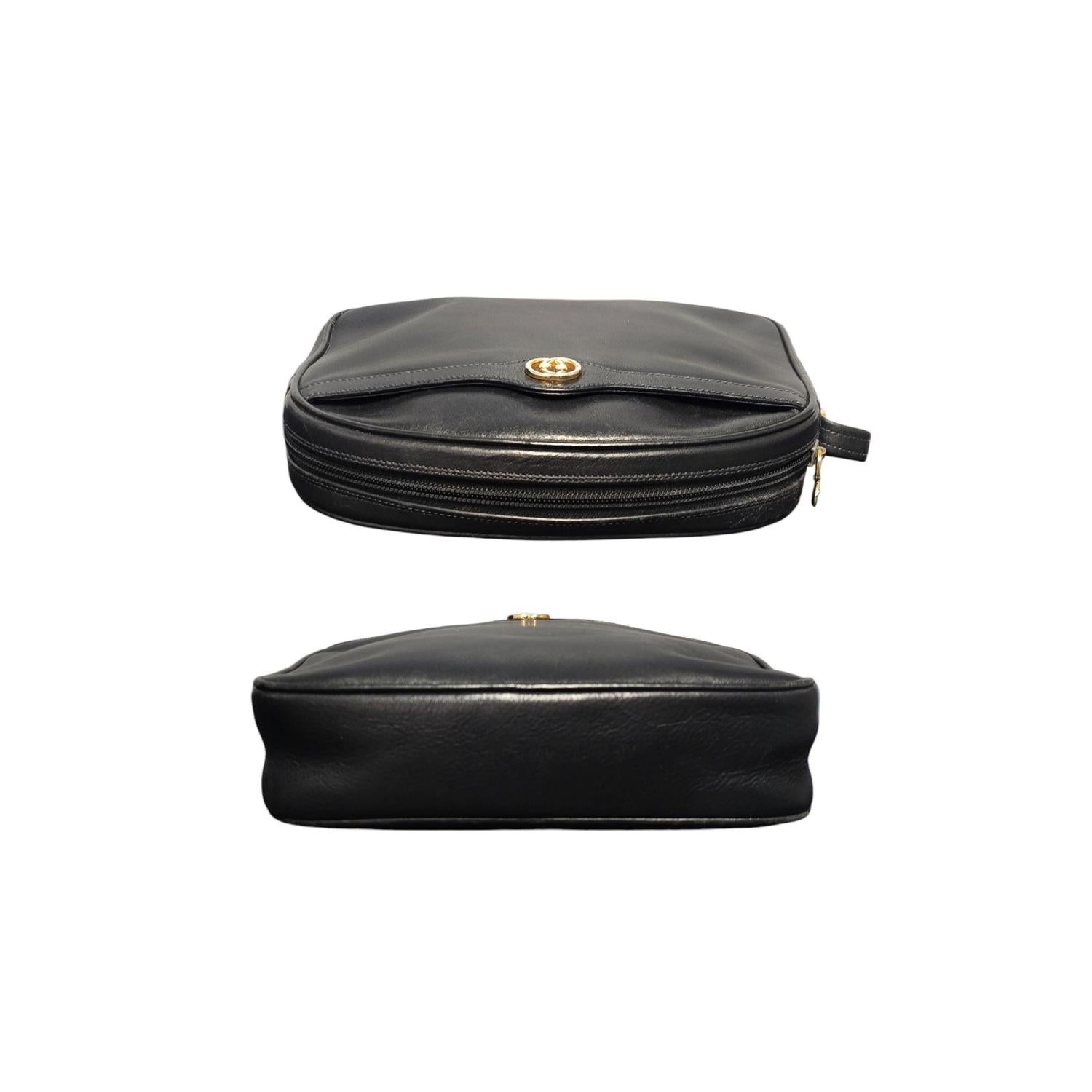 Gucci Vintage GG Leather Camera Shoulder Bag For Sale 1