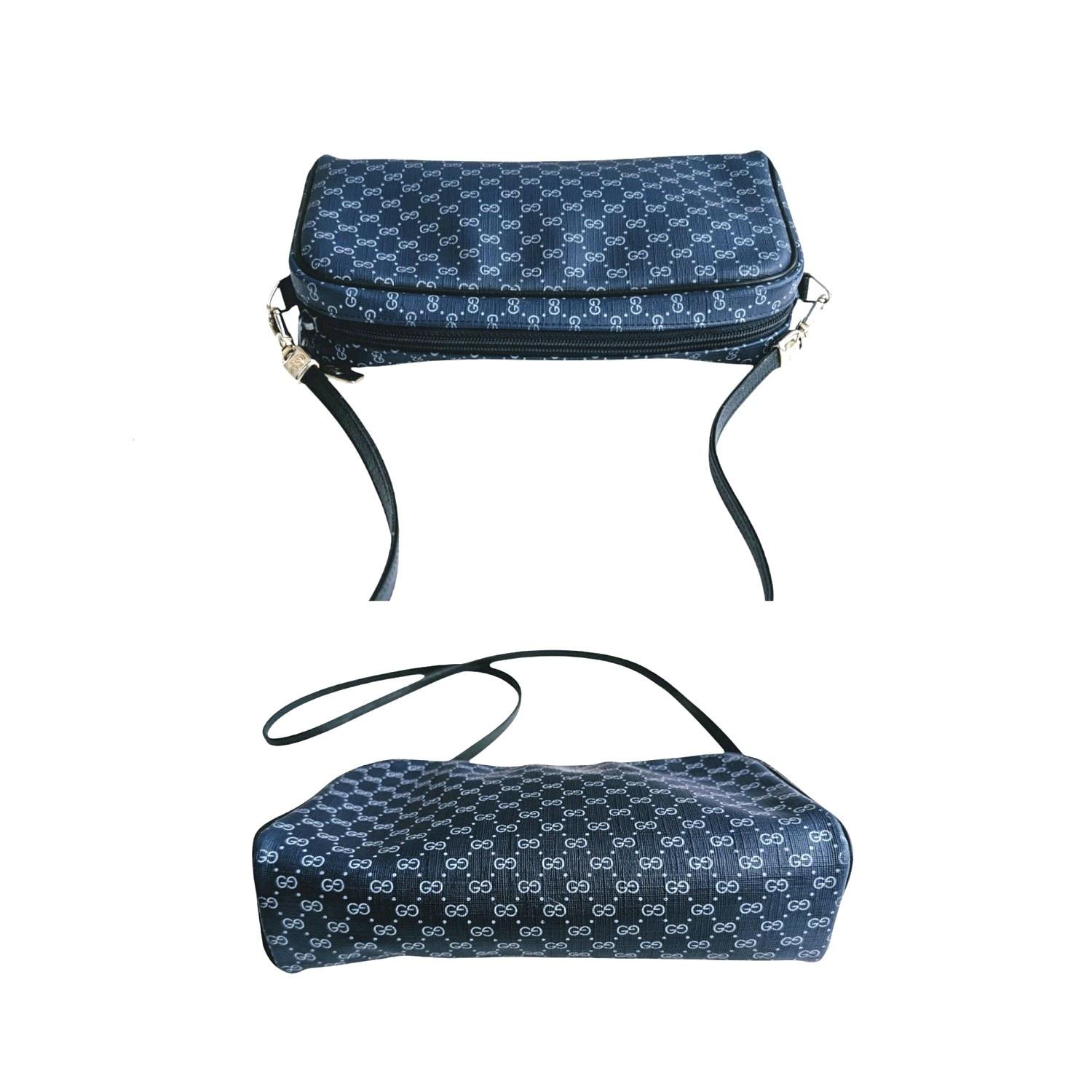 Gucci Vintage GG Micro Monogram Navy Shoulder Bag en vente 1