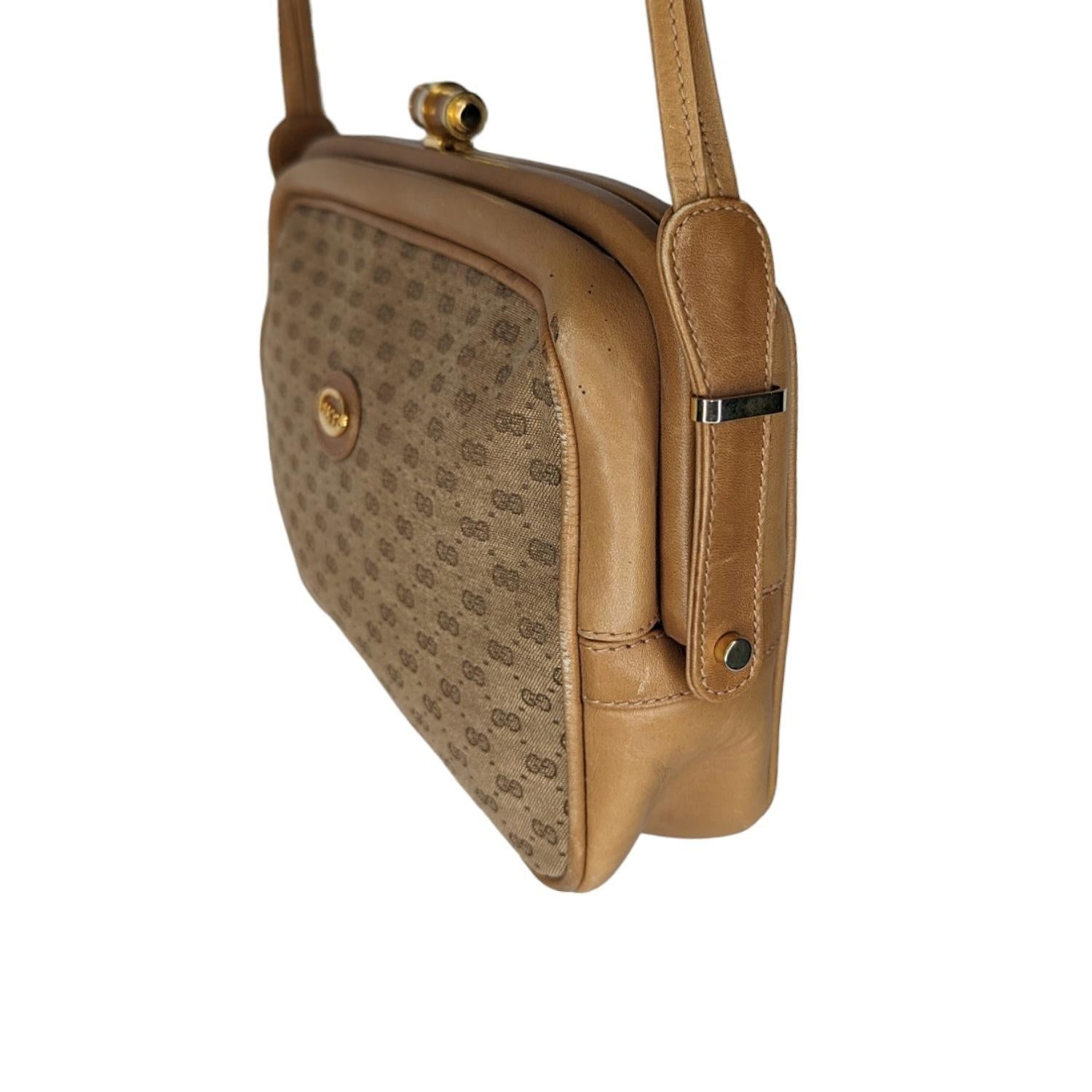 Sac à bandoulière Gucci Vintage GG Micro Monogram Bon état - En vente à Scottsdale, AZ