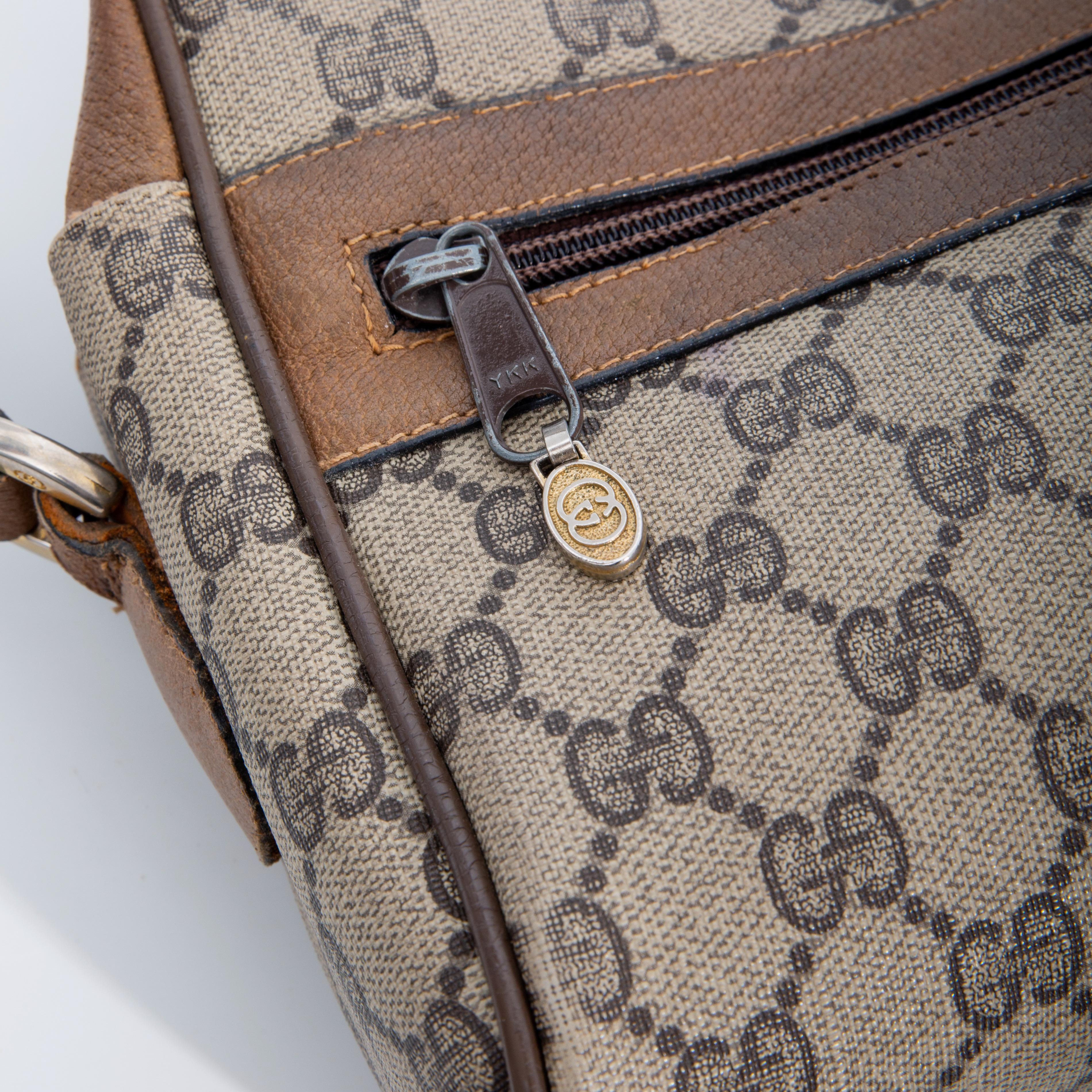Gucci Vintage GG Supreme Monogram Web Ophidia Crossbody Bag Small In Good Condition In Montreal, Quebec