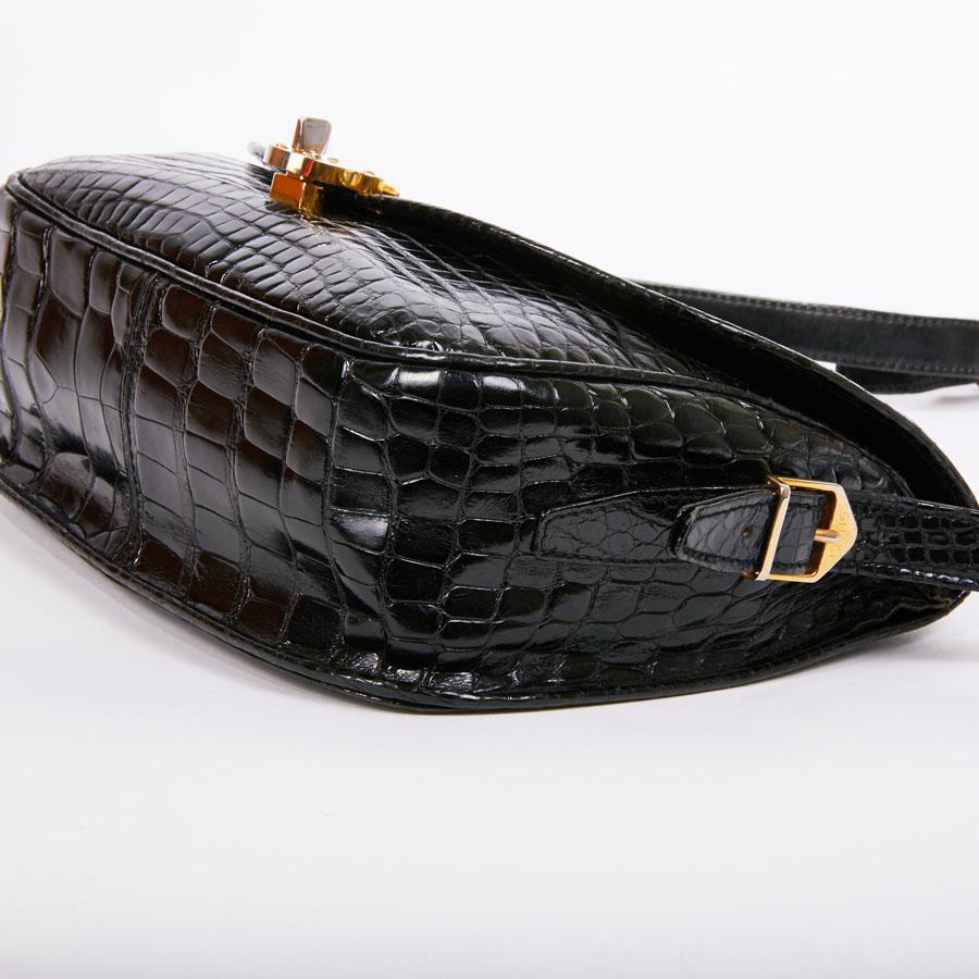 GUCCI Vintage Glossy Black Crocodile Bag   3