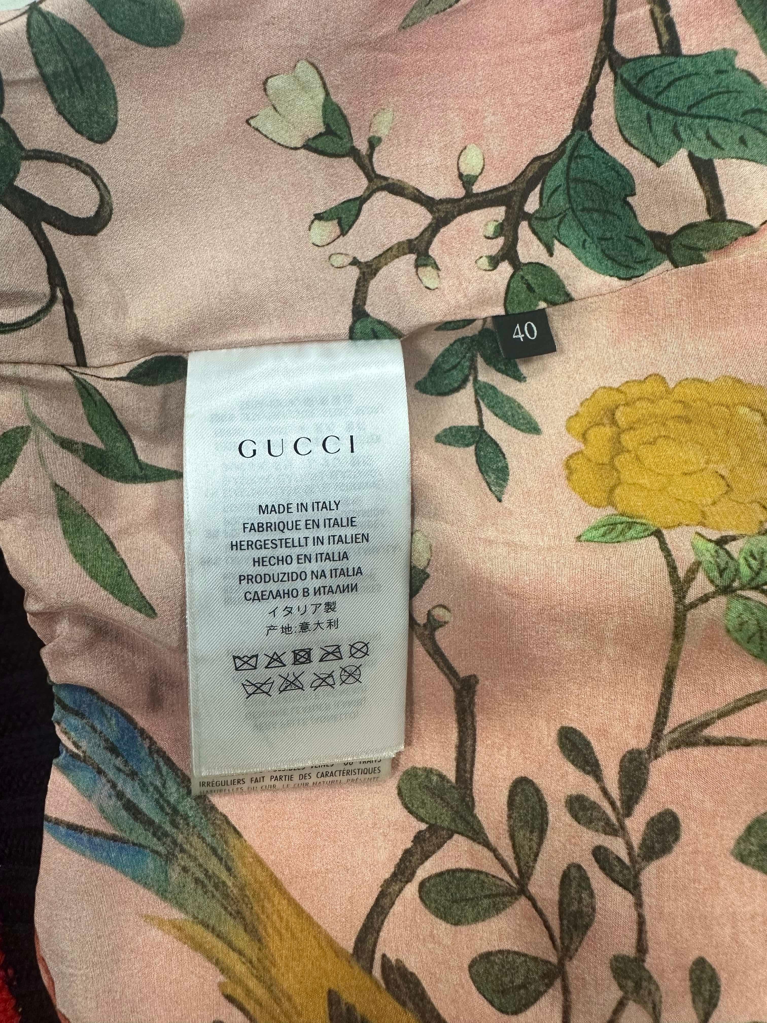 Gucci Vintage Goldfarbene Lammfelljacke (40  Klein) im Angebot 7