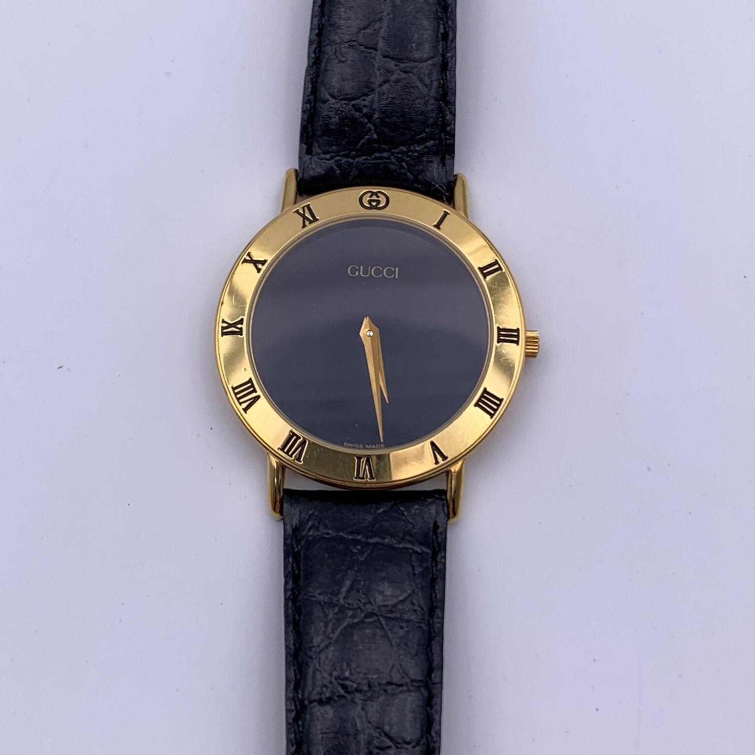 Gucci Vintage Gold Tone Stainless Steel 3000.2.M Watch Leather Strap In Excellent Condition In Rome, Rome