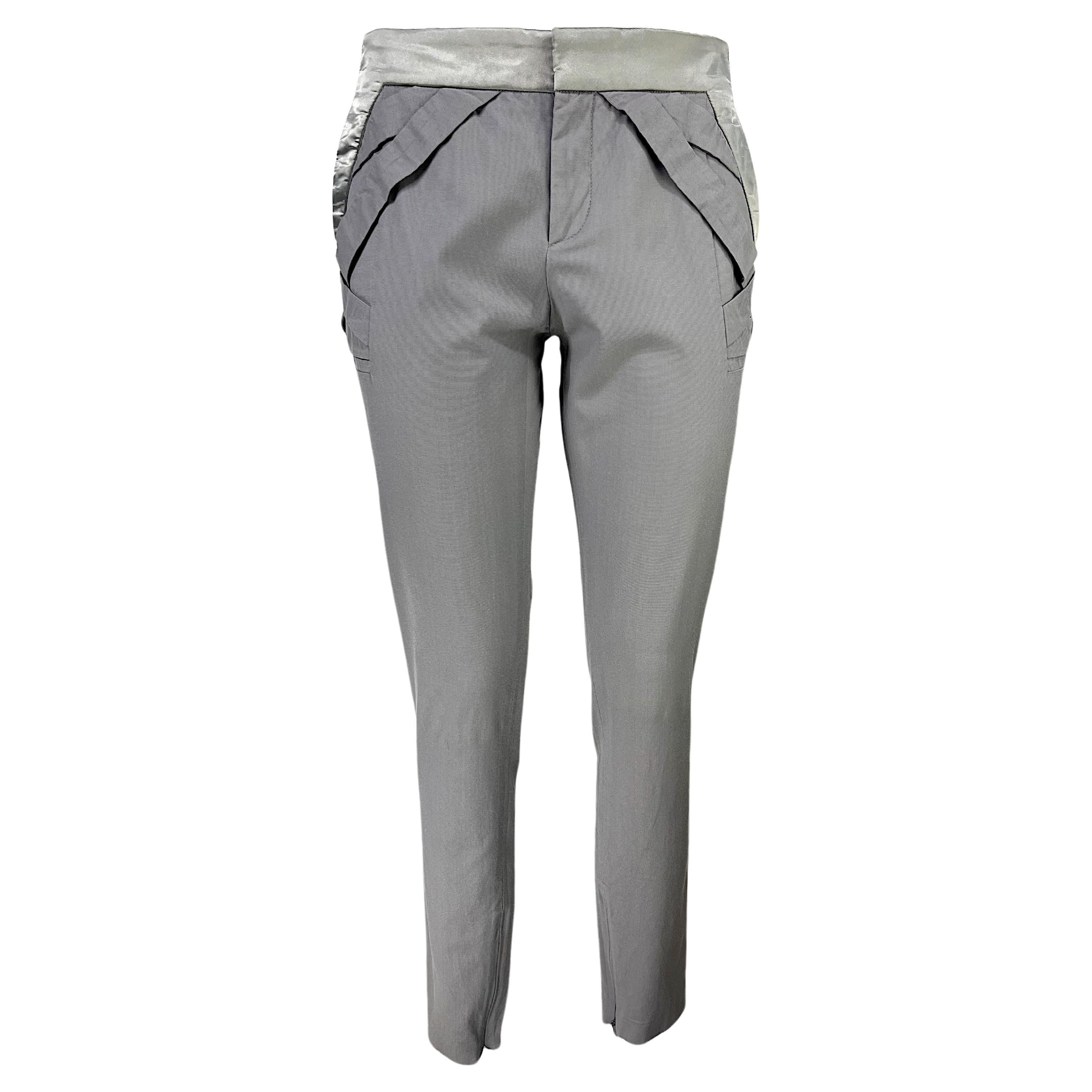 GUCCI - Pantalon croisé gris vintage avec rayures frontales  Taille 4US 36EU en vente