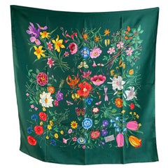 Gucci Vintage Foulard en soie vert à fleurs Flora 1966 Accornero