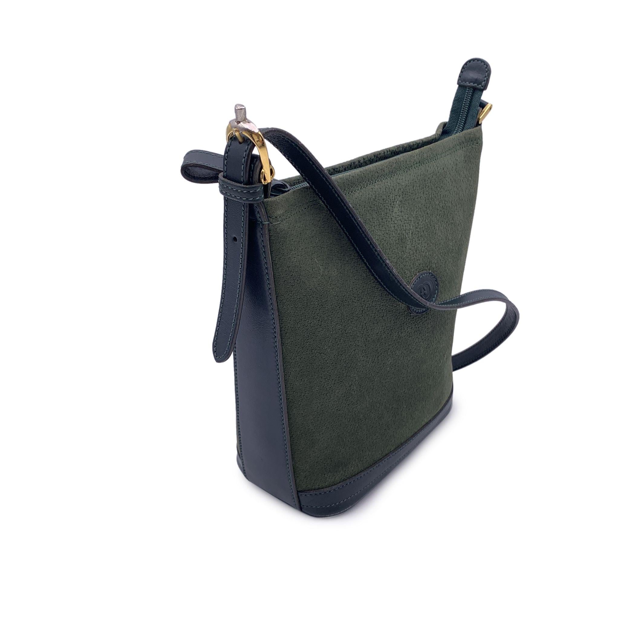 Bolso bandolera cruzado Gucci Vintage de ante y piel verde en Bueno Estado en Rome, Rome