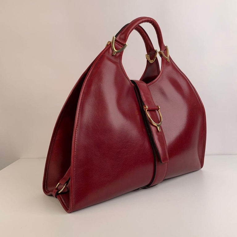Gucci Vintage Hobo Rare Horsebit Leather Red Shoulder Bag For Sale at ...