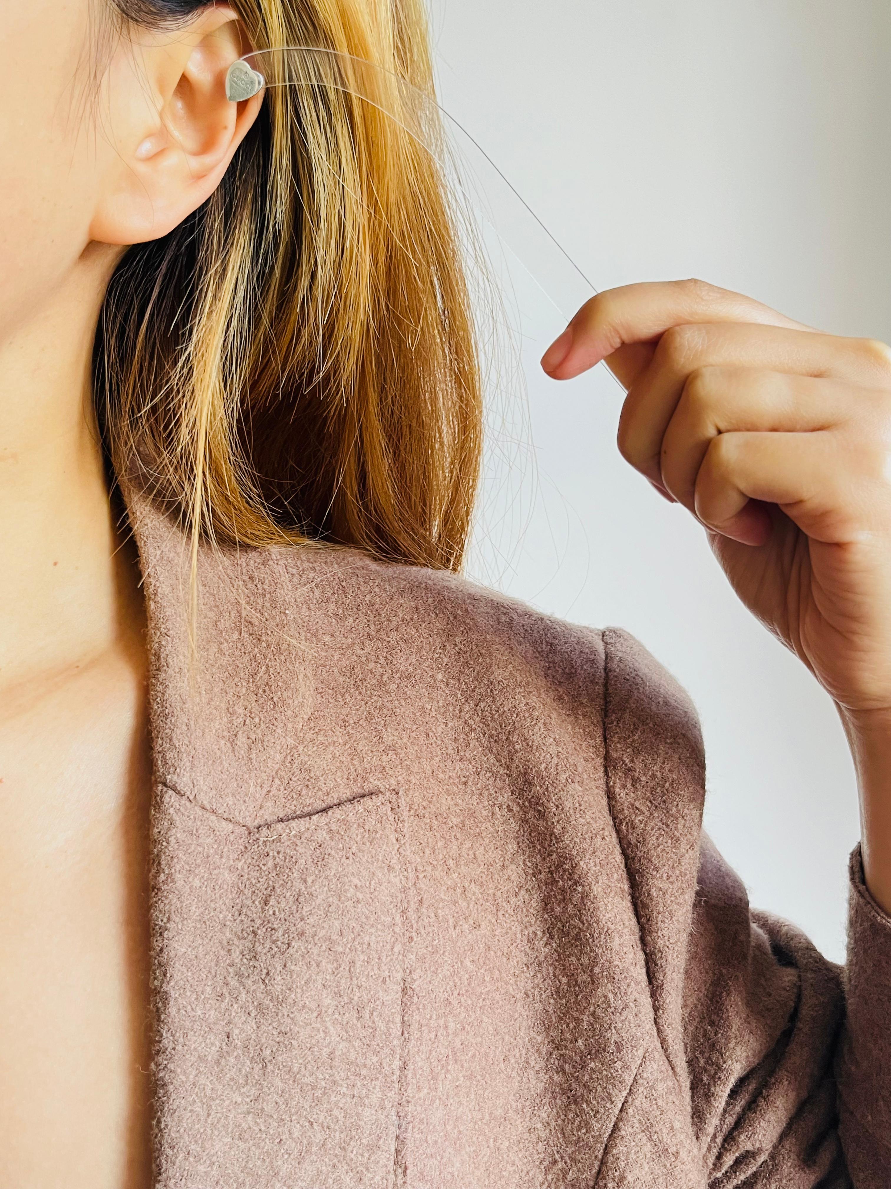 Gucci Vintage Iconic Logo Trademark Herz Liebe durchbohrt Ohrringe Sterling Silber im Angebot 1