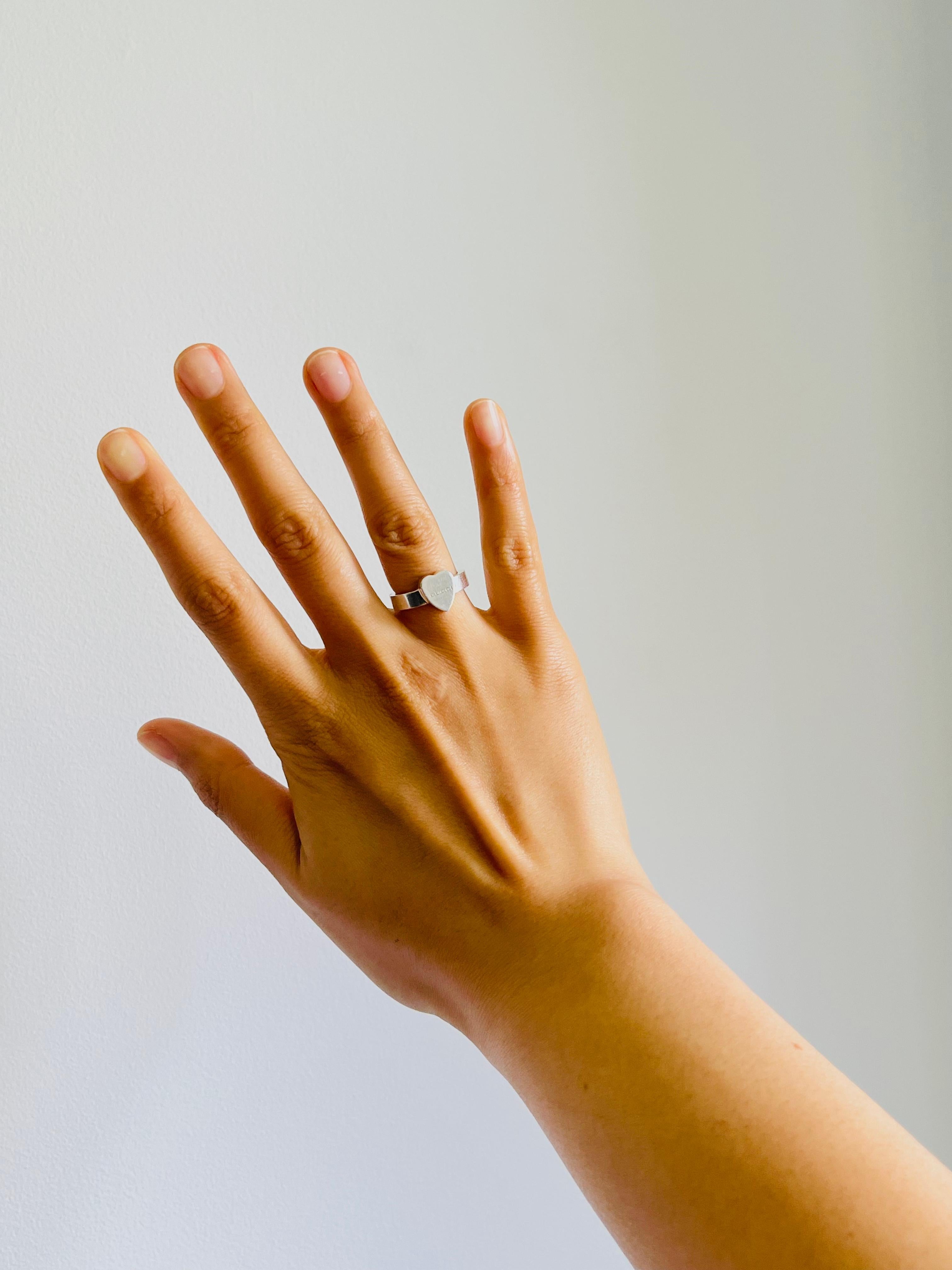 Gucci Vintage Iconic Logo Trademark Heart Lover Anhänger Ring, Sterling Silber 5 im Angebot 2