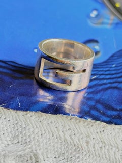 Gucci Vintage Iconic Openwork Logo G Chunky Cocktail Statement Modernist Ring