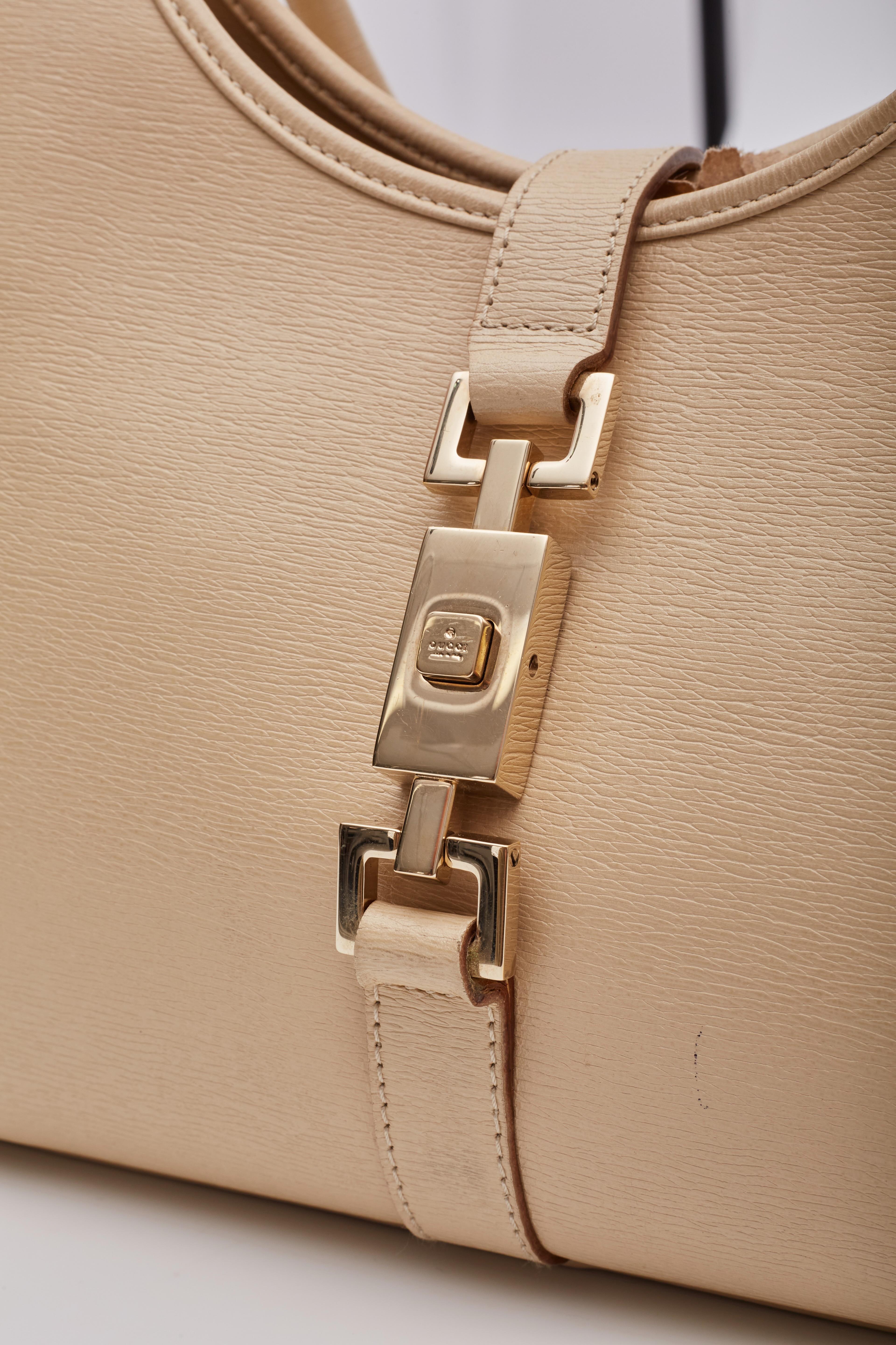 Gucci Vintage Jackie Bardot Bag Beige Grained Leather For Sale 6