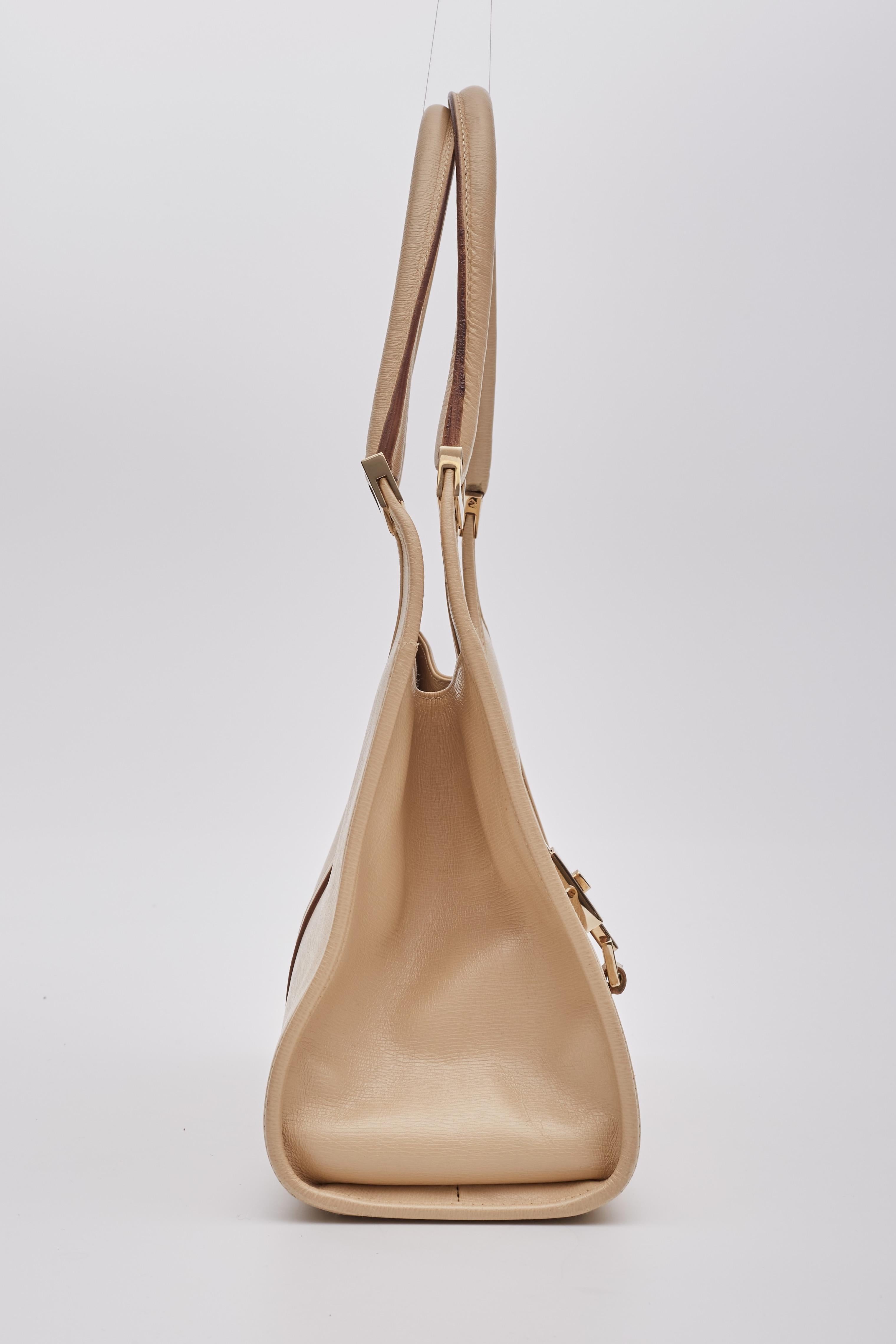Gucci Vintage Jackie Bardot Bag Beige Grained Leather In Good Condition In Montreal, Quebec