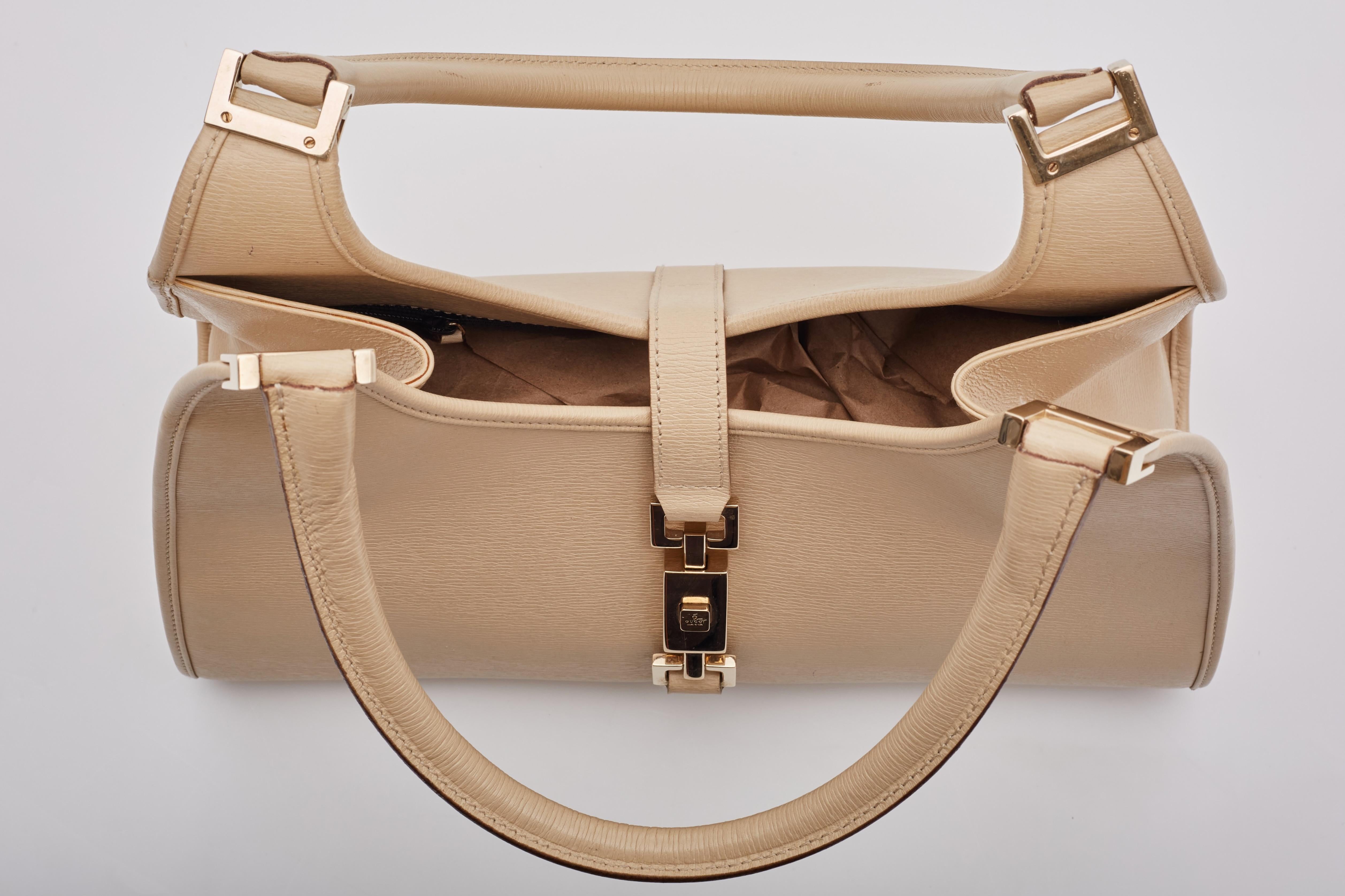 Gucci Vintage Jackie Bardot Bag Beige Grained Leather For Sale 2