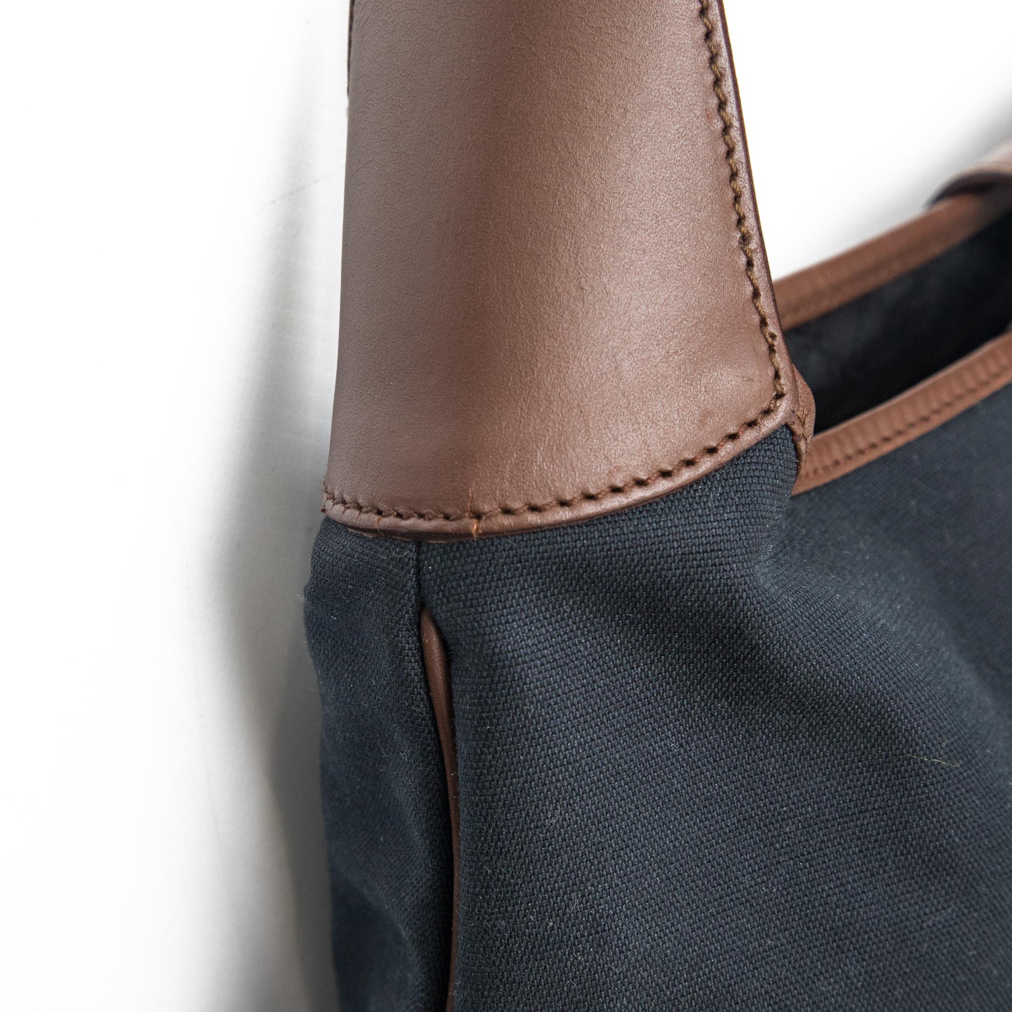Gucci Vintage Jackie Navy Canvas Brown Leather Shoulder Bag For Sale 7