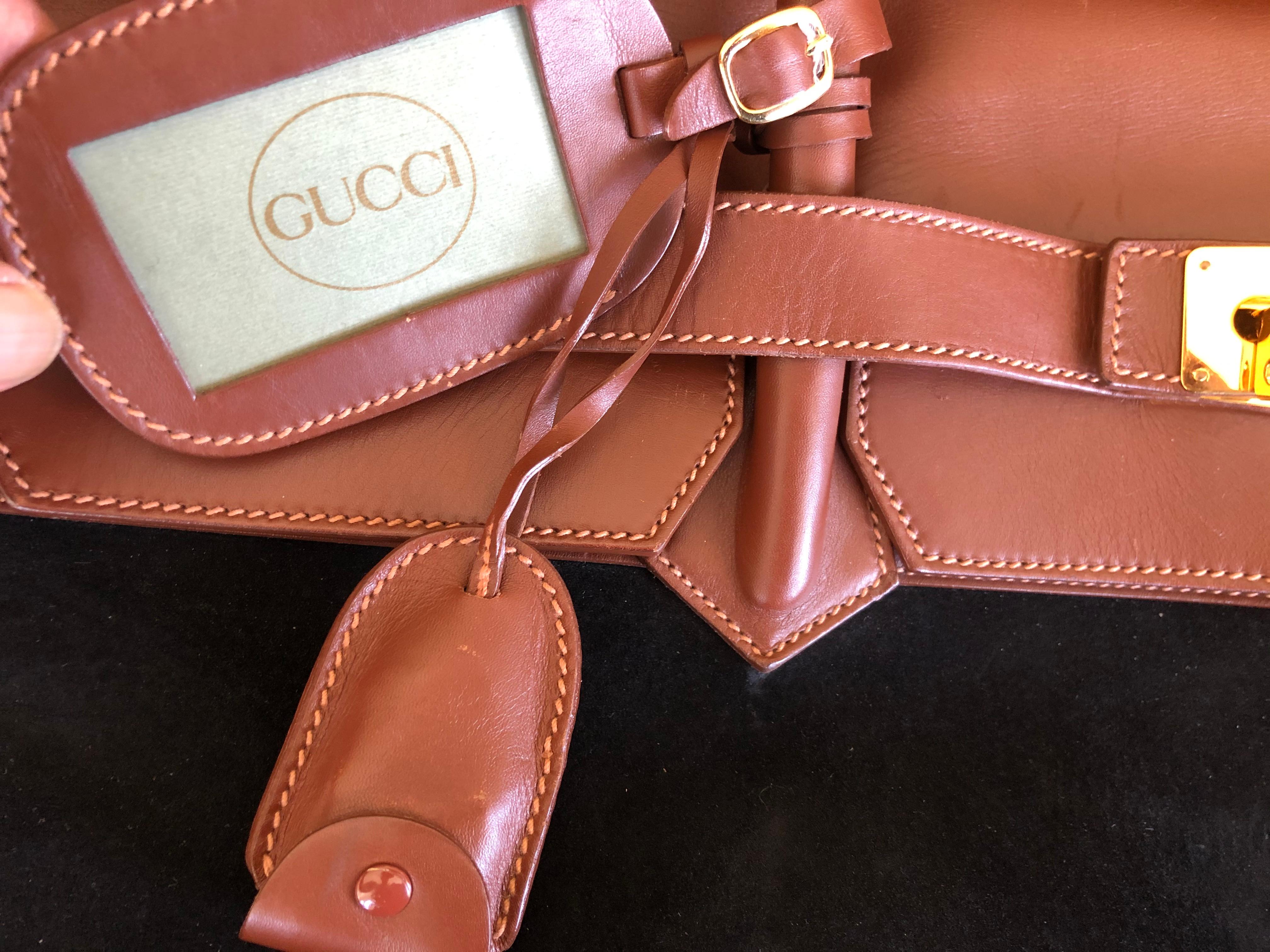 Gucci Vintage Large Men's Leather Trimmed Black Suede Travel Bag For Sale 2
