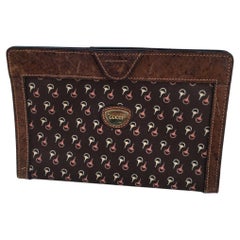 Leder-Clutch-Tasche in Braun von Gucci