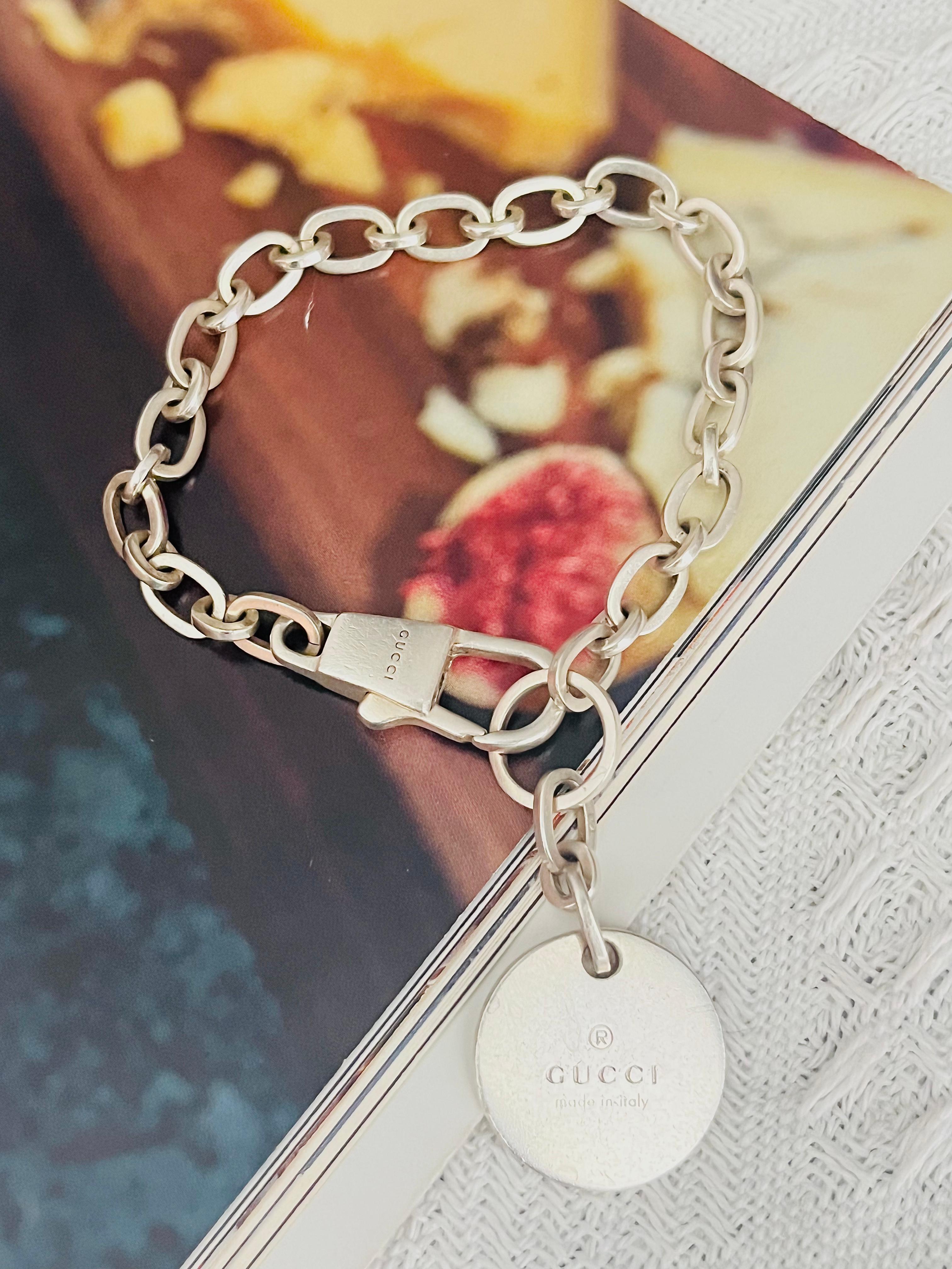 Gucci Vintage Logo Circle Charm Dog Tag Linked Chain Armband Sterling Silber im Zustand „Gut“ im Angebot in Wokingham, England