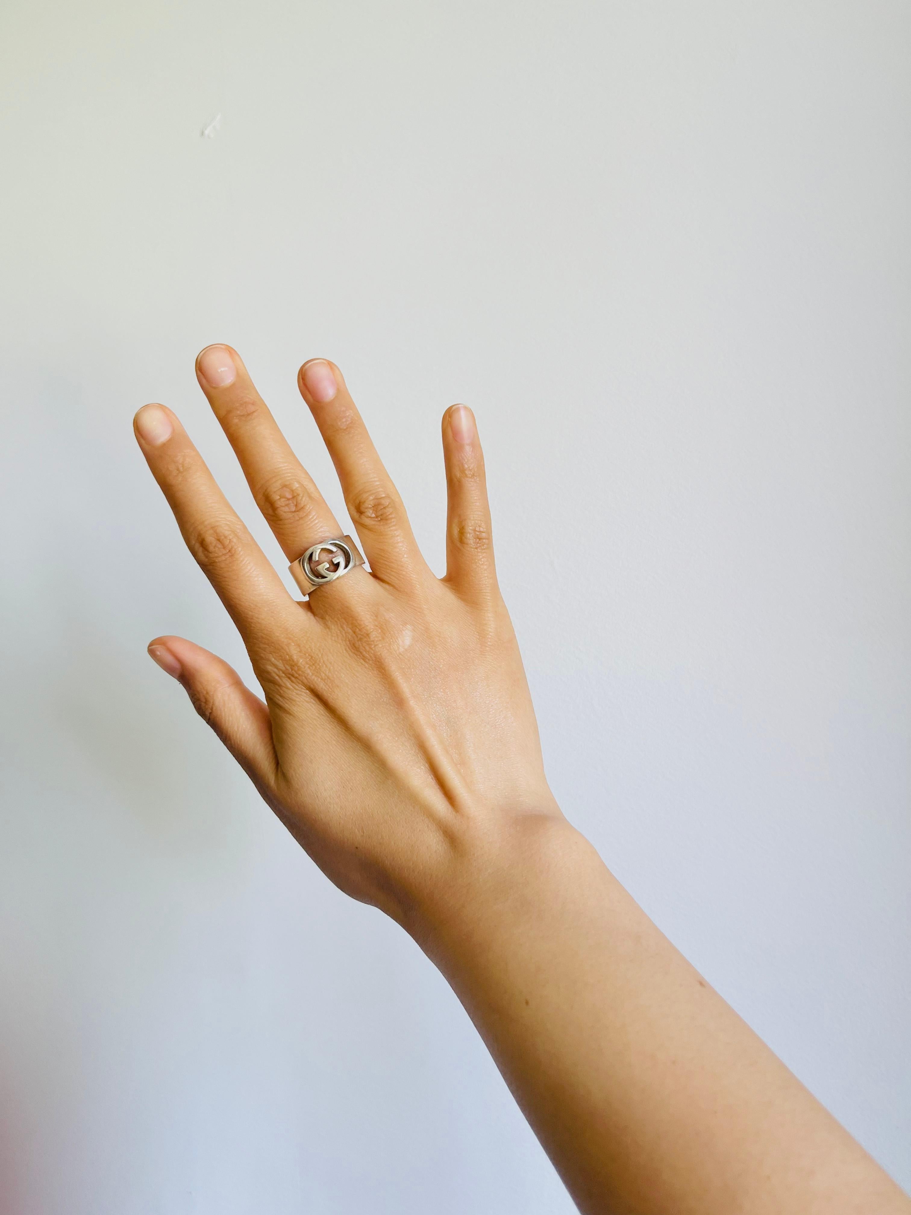 Gucci Vintage Logo GG Interlocked Chunky Cocktail Ring en argent sterling US 7 1/4 en vente 3