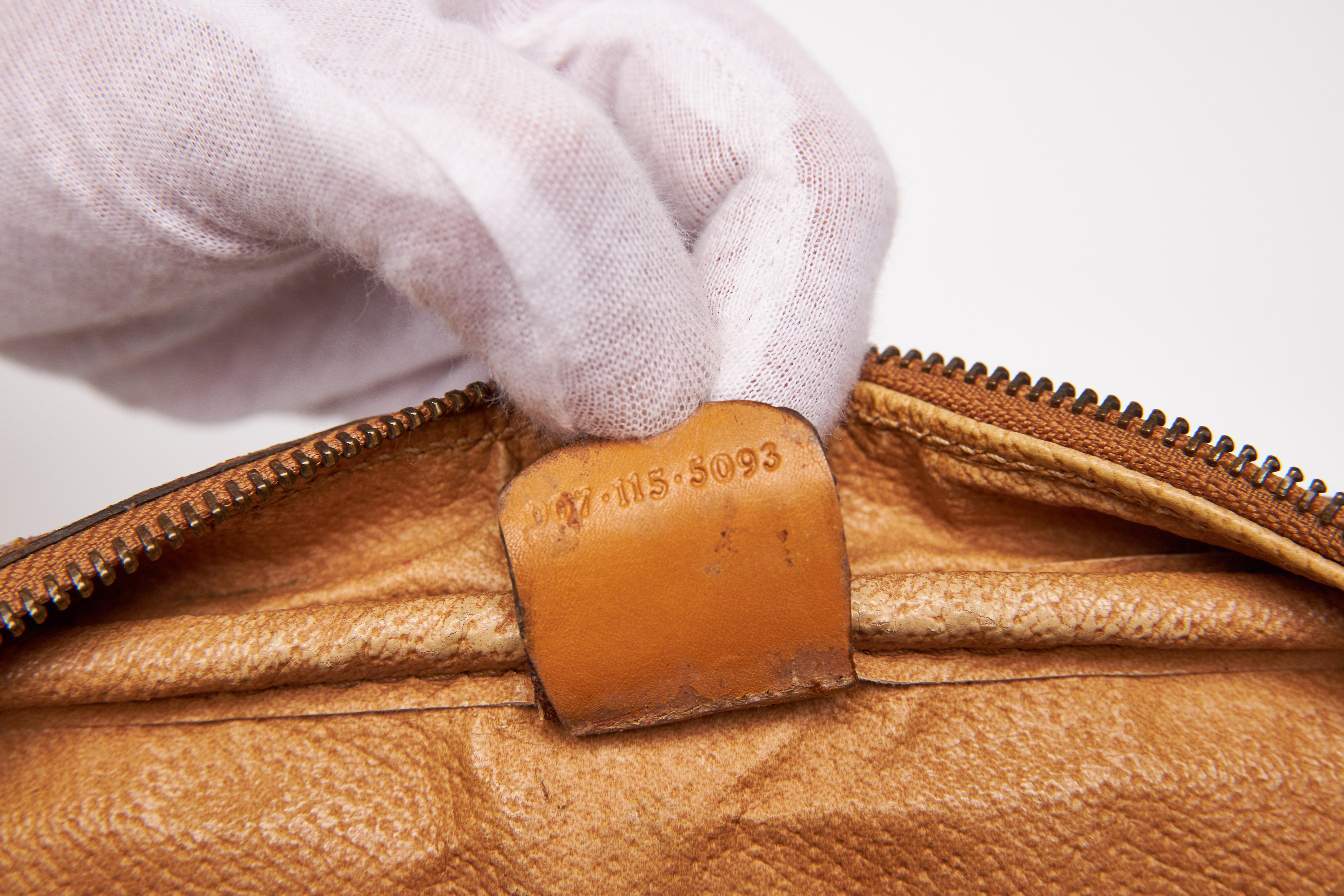 Gucci Vintage Micro GG Top Handle Bag 3