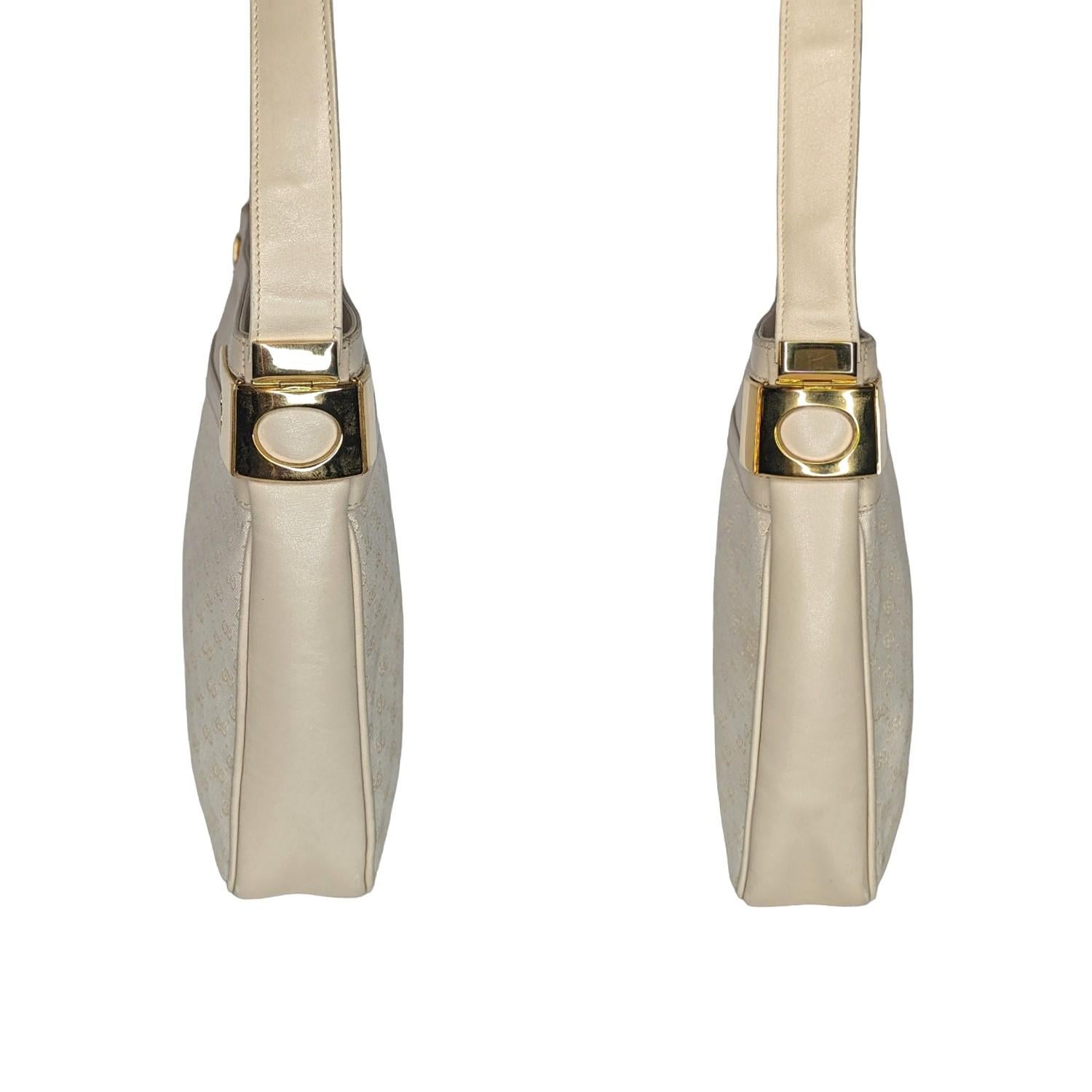 Gucci Vintage Micro GG Sac à bandoulière en tissu blanc Pour femmes en vente