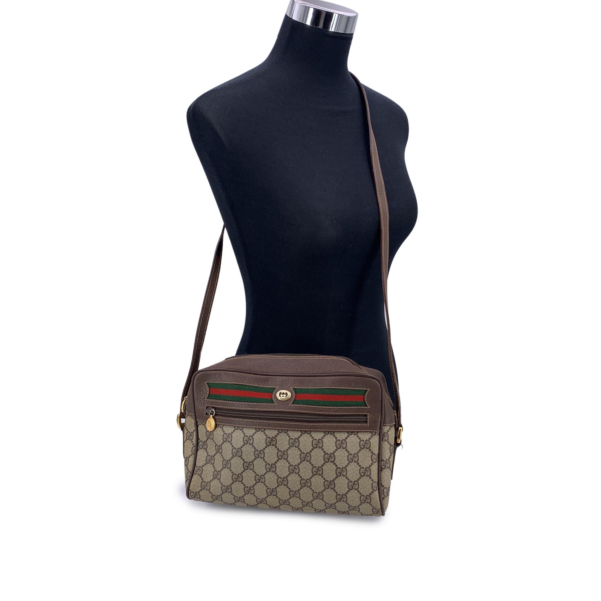 Heritage on the Go: Vintage Gucci 'Ophidia' Messenger Bag Diese Vintage 'Ophidia' Messenger Bag ist eine echte Ikone aus der traditionsreichen Vergangenheit von Gucci und fängt die Essenz des klassischen Stils und der Handwerkskunst der Marke ein.