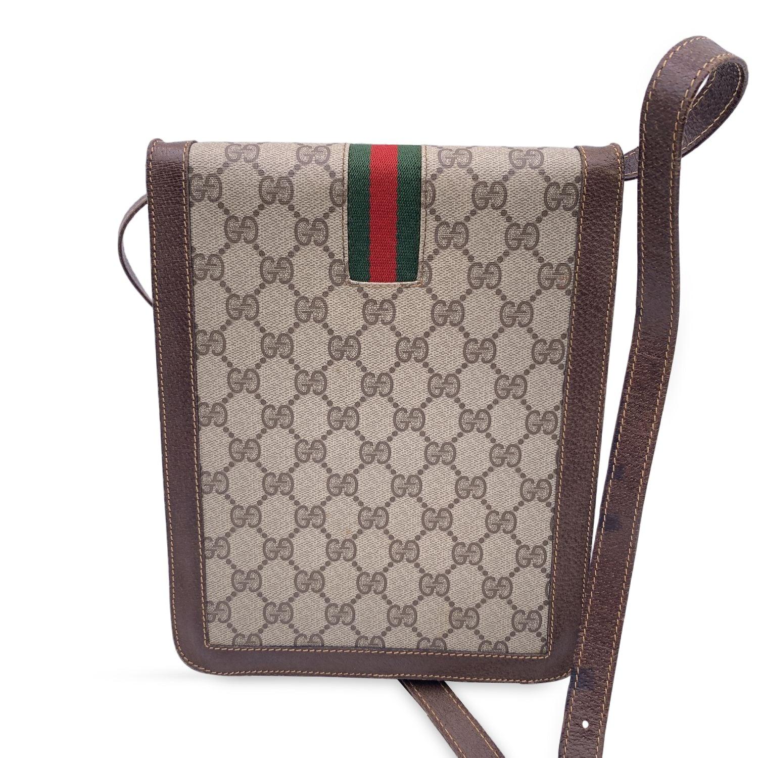 Gucci Vintage Monogram Canvas Vertical Shoulder Bag with Stripes In Good Condition For Sale In Rome, Rome