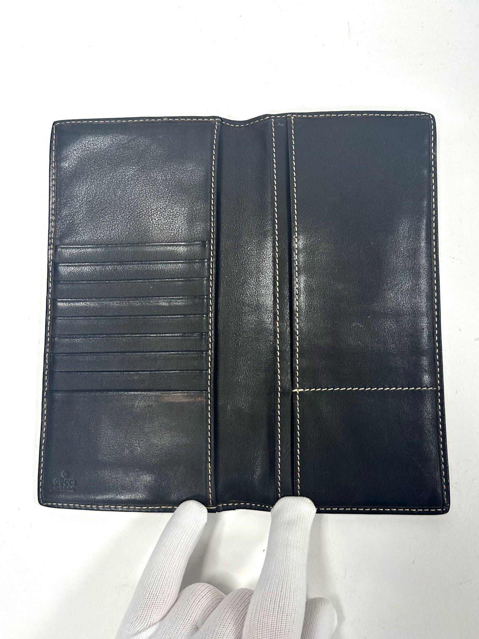 Gucci Vintage Monogram GG Supreme Canvas Wallet In Fair Condition For Sale In Montreal, Quebec