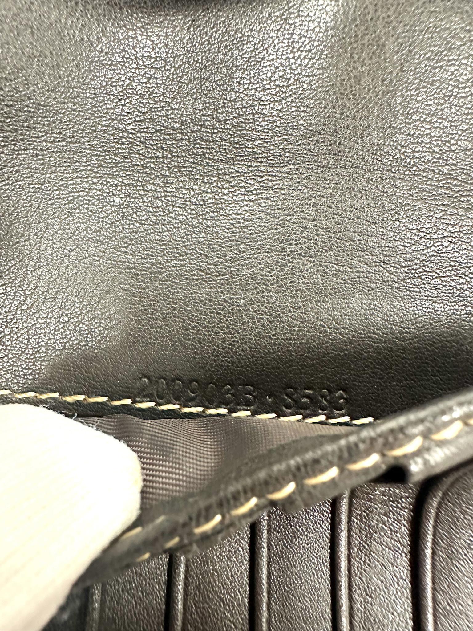 Gucci Vintage Monogram GG Supreme Canvas Wallet For Sale 2