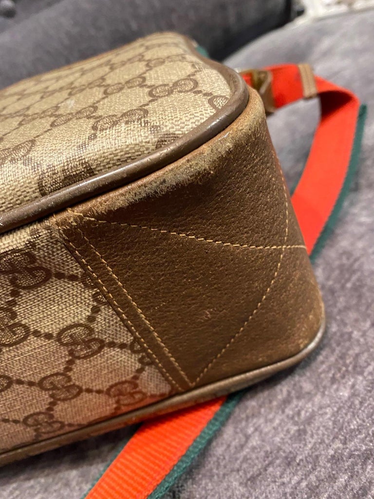 Gucci Vintage Monogram Messenger Bag For Sale at 1stDibs