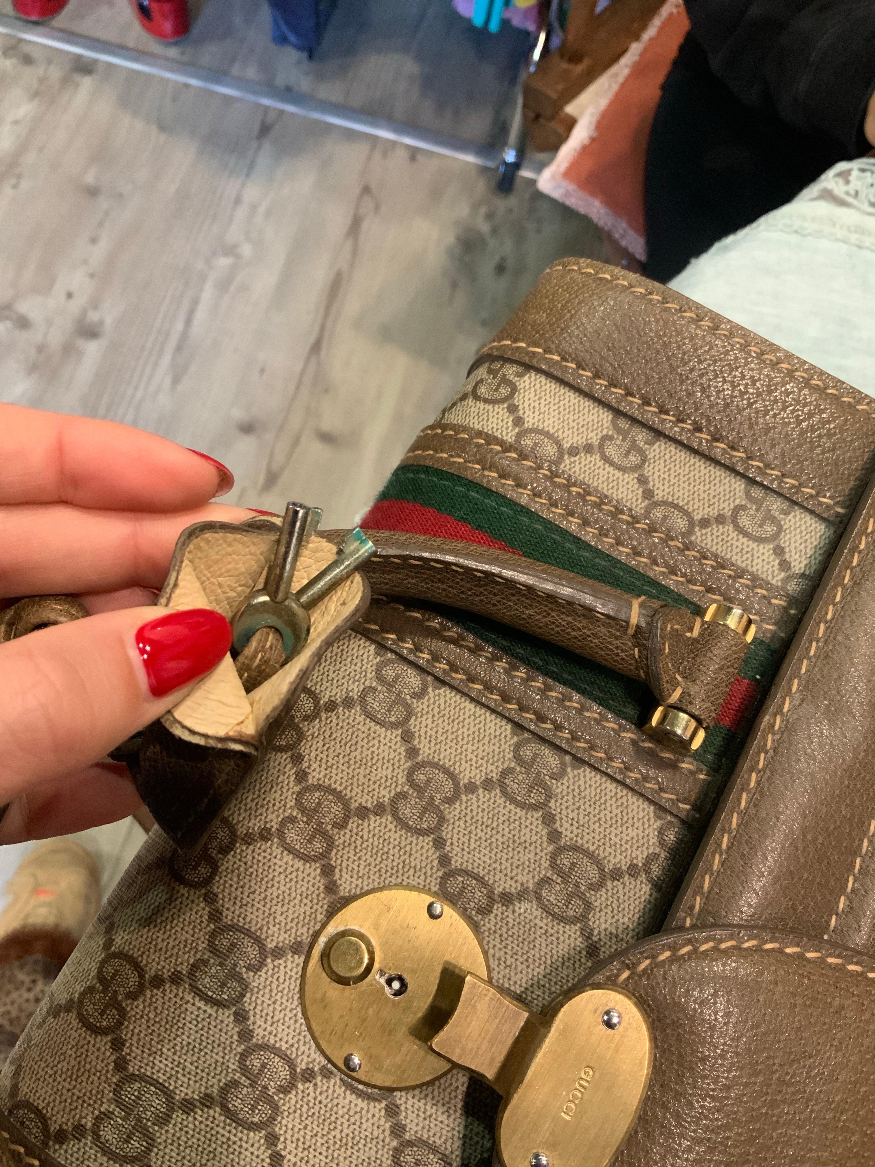 Gucci vintage monogram small Trunk 10