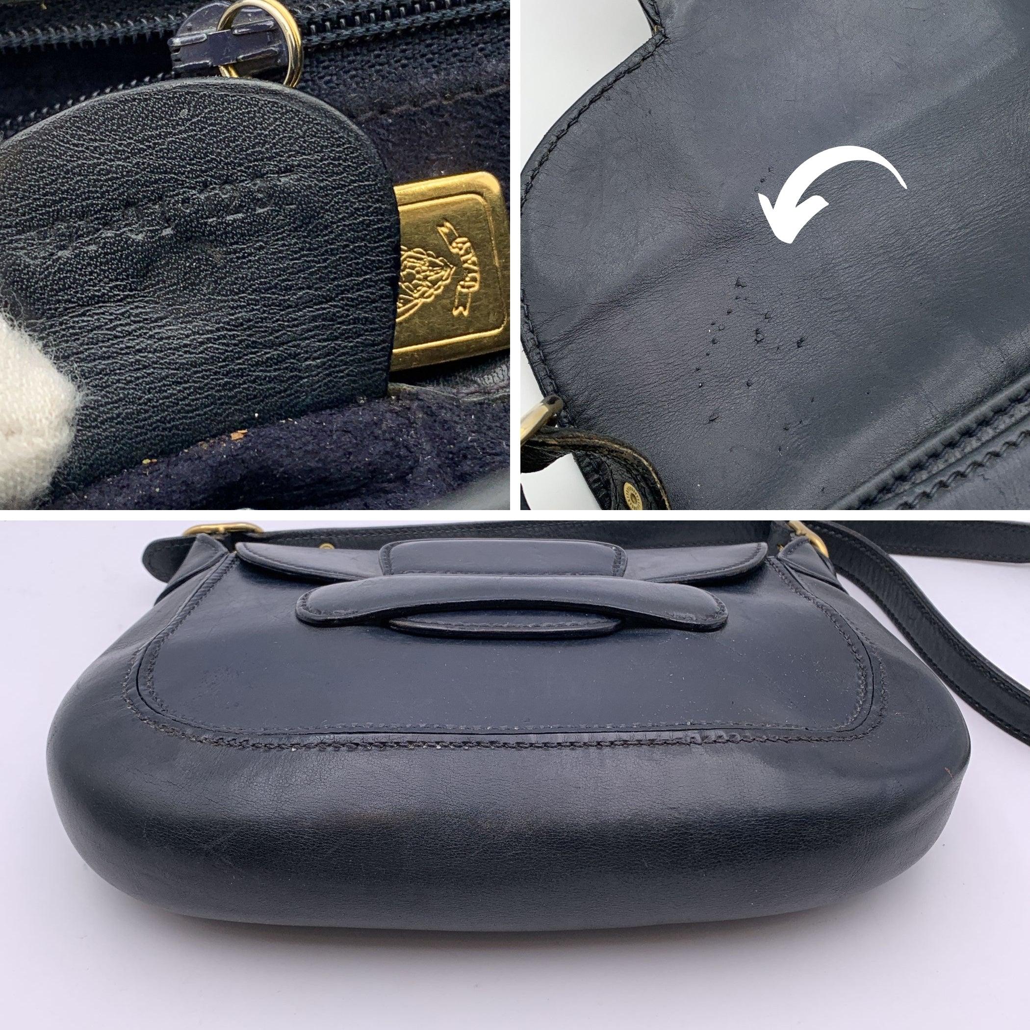 Gucci Vintage Navy Blue Leather Flap Shoulder Bag For Sale 1